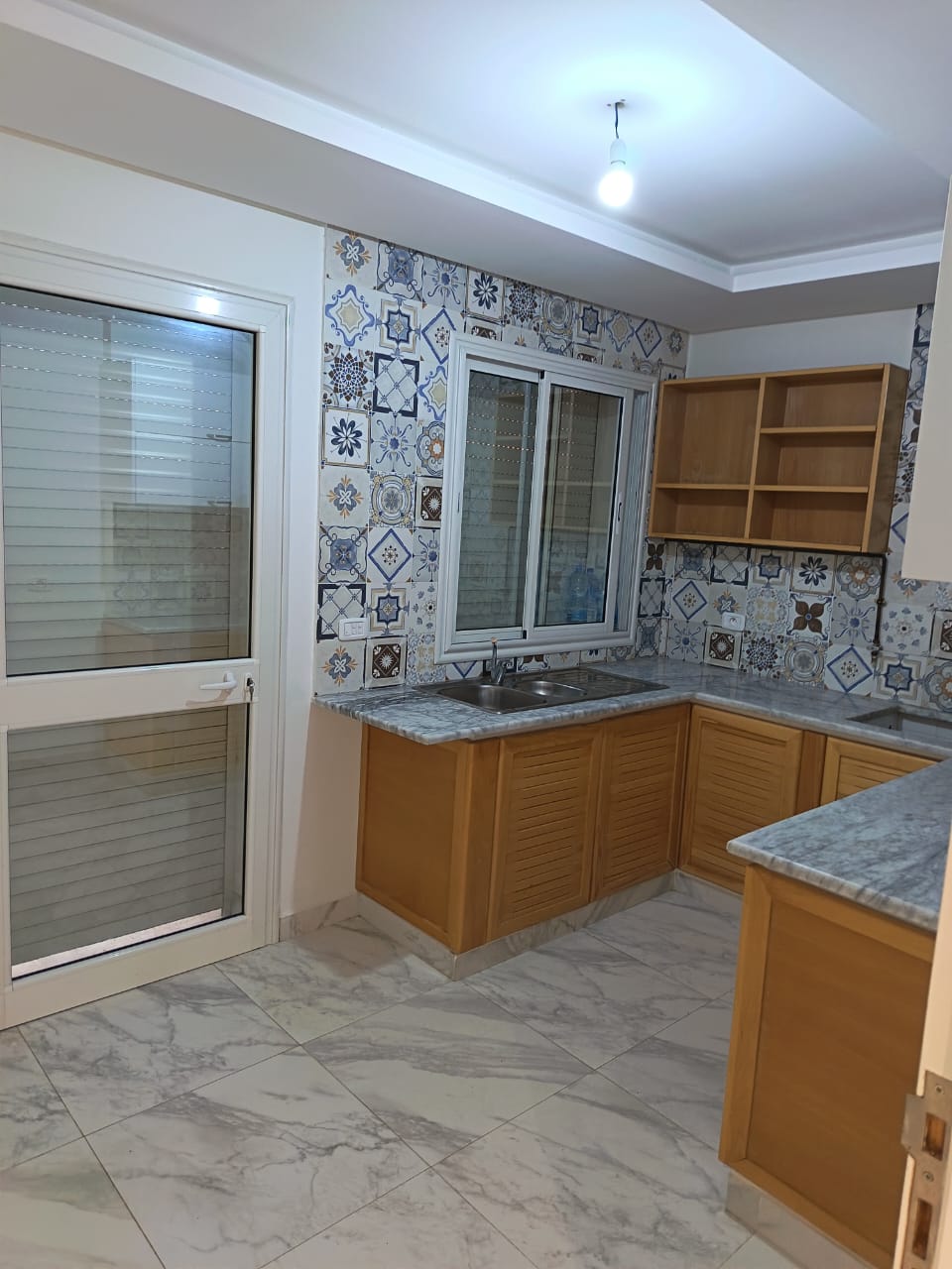 La Soukra Borj Louzir Location Appart. 3 pices Etage de villa appartement s2 au deuxieme etage