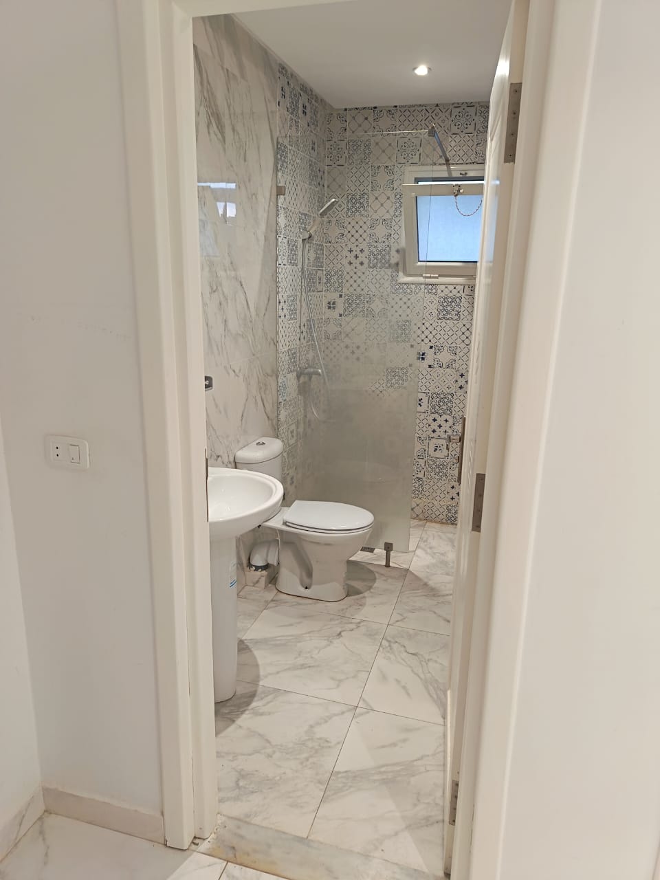 La Soukra Borj Louzir Location Appart. 3 pices Etage de villa appartement s2 au deuxieme etage