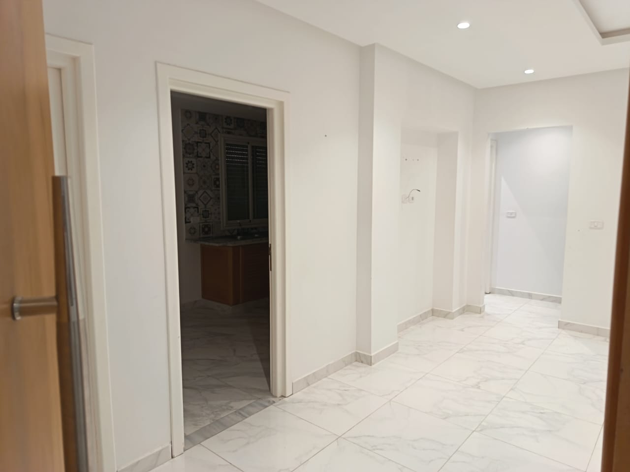 La Soukra Borj Louzir Location Appart. 3 pices Etage de villa appartement s2 au deuxieme etage