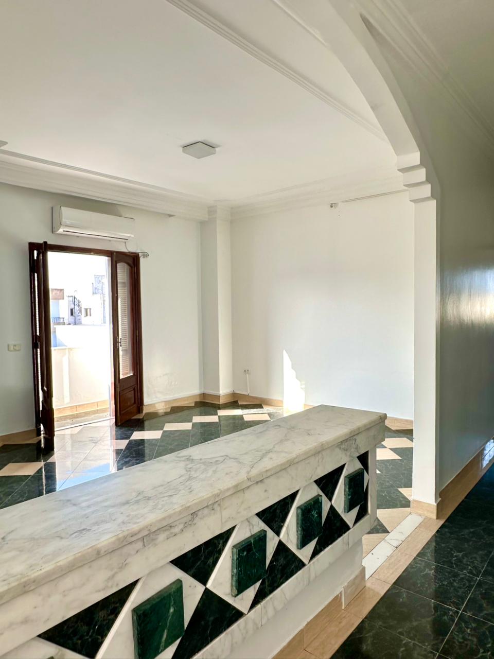 Cite El Khadra Cite Jardins Location Appart. 4 pices Etage de villa s4  alain savary usage bureautique