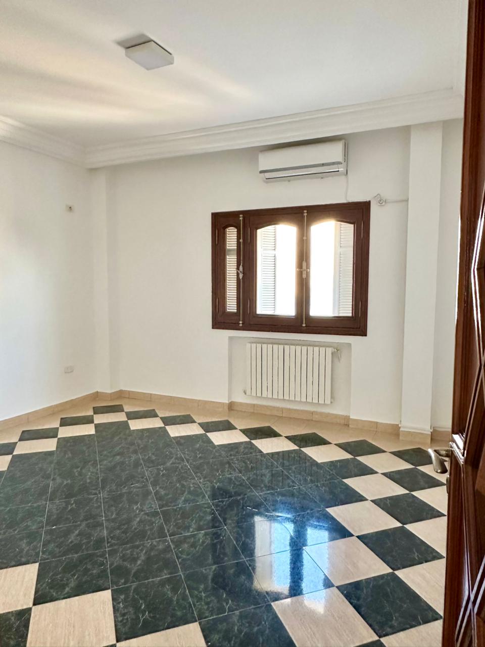 Cite El Khadra Cite Jardins Location Appart. 4 pices Etage de villa s4  alain savary usage bureautique