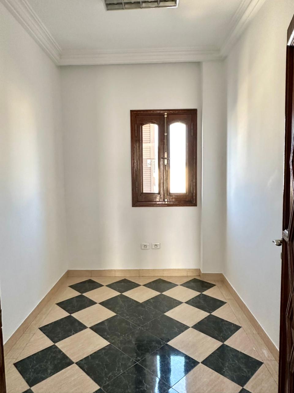 Cite El Khadra Cite Jardins Location Appart. 4 pices Etage de villa s4  alain savary usage bureautique