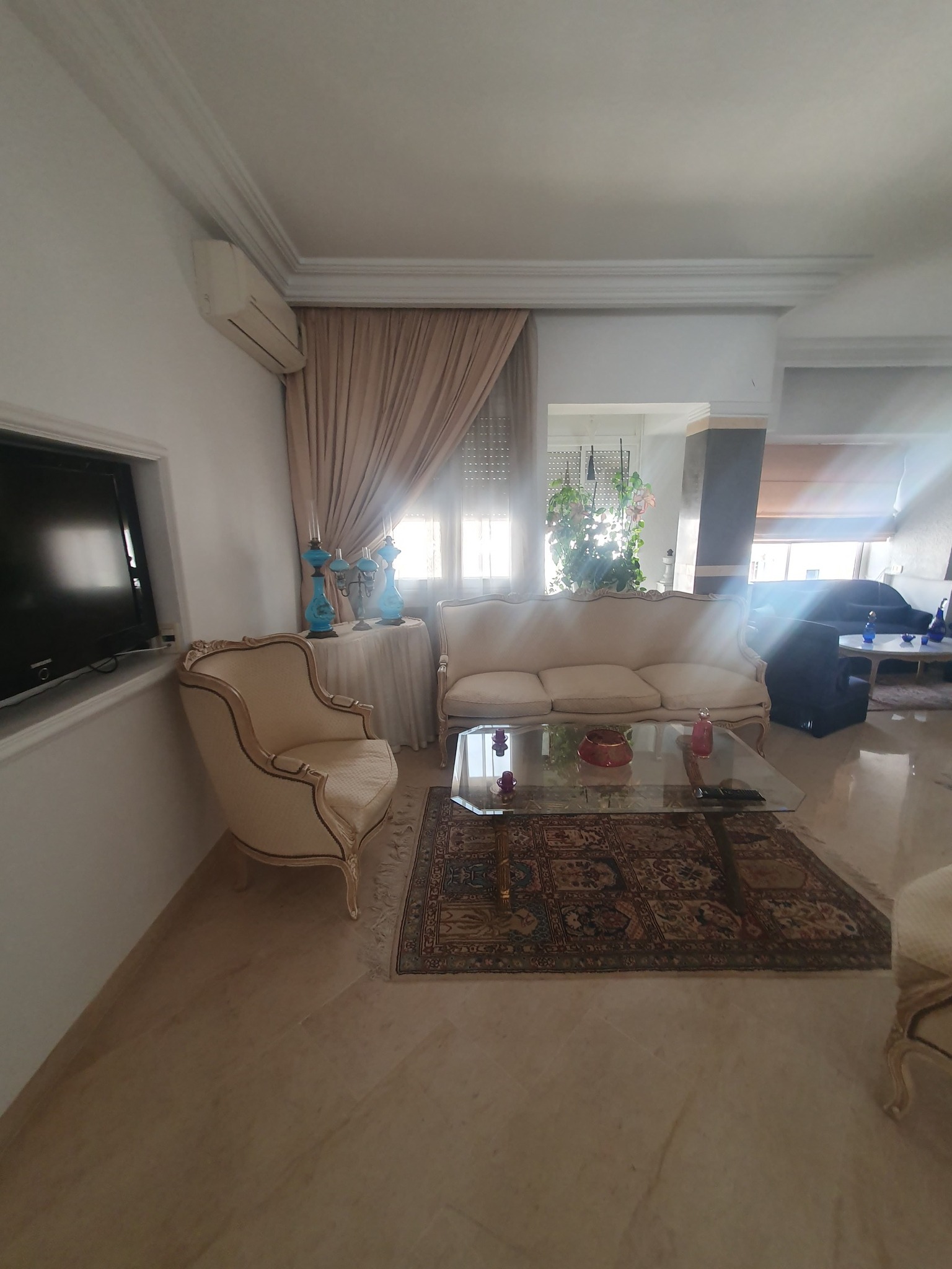 El Menzah El Manar 2 Vente Appart. 4 pices Coquette appartement tres spacieux