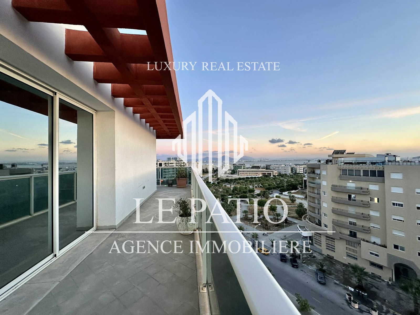 La Marsa Berge Du Lac Location Appart. 4 pices Appartement s3 au dernier etage avec vue degagee