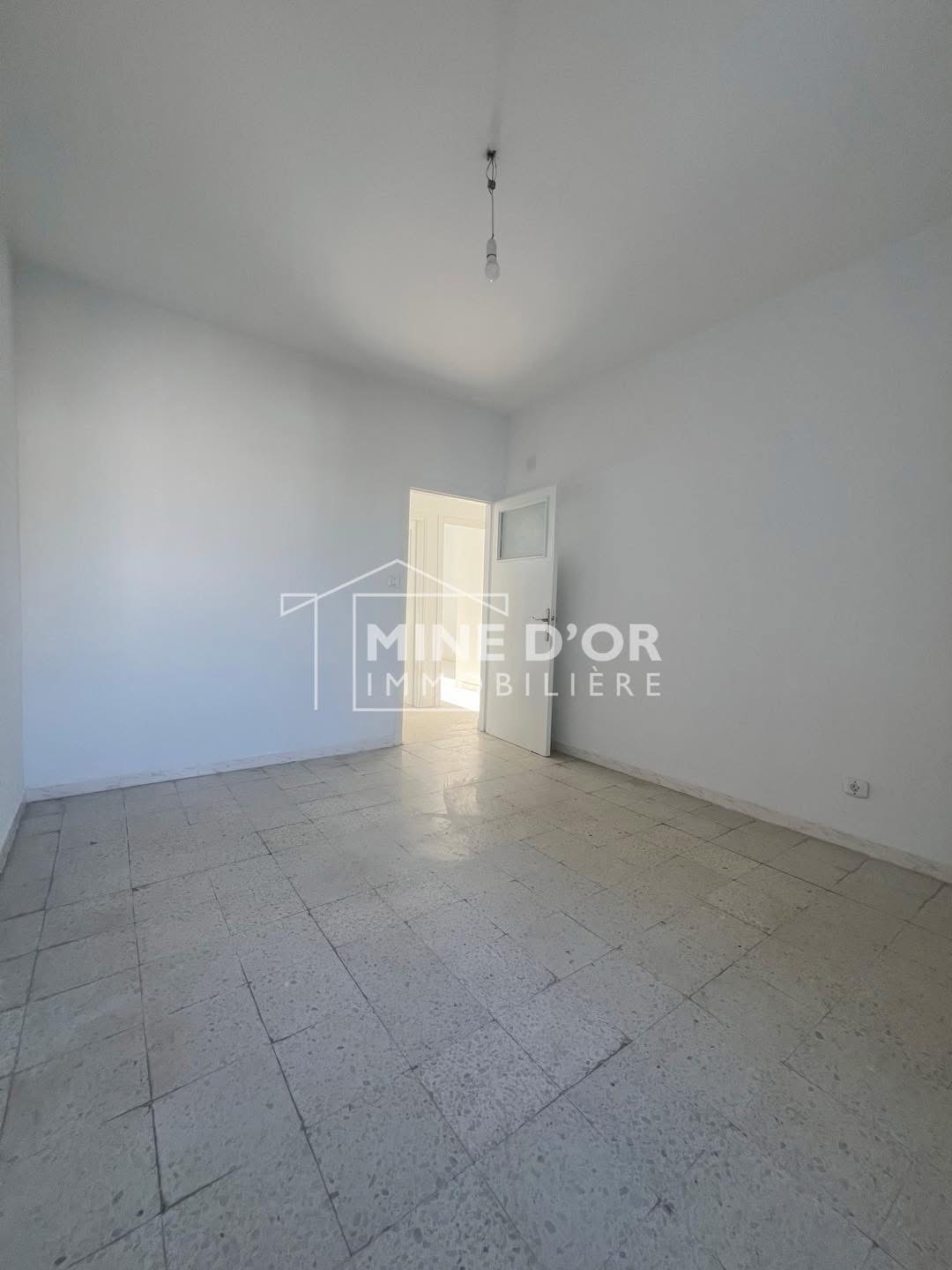 Cite El Khadra Cite Oplympique Vente Appart. 4 pices Av apprt s3 a la cite olympique menzah