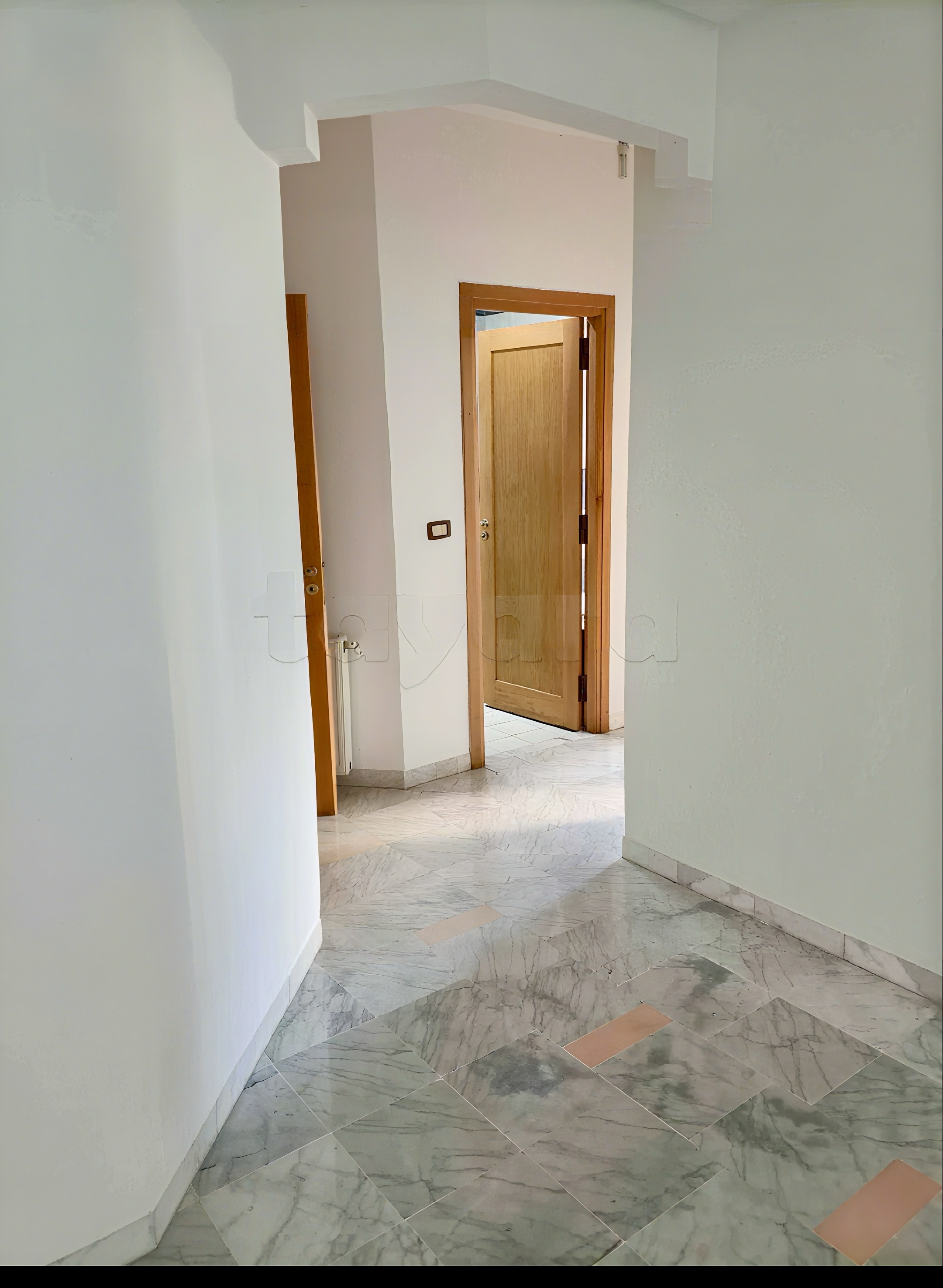 Cite El Khadra Zone urbaine nord Location Appart. 3 pices S2 au rez de chausse avec terrasse