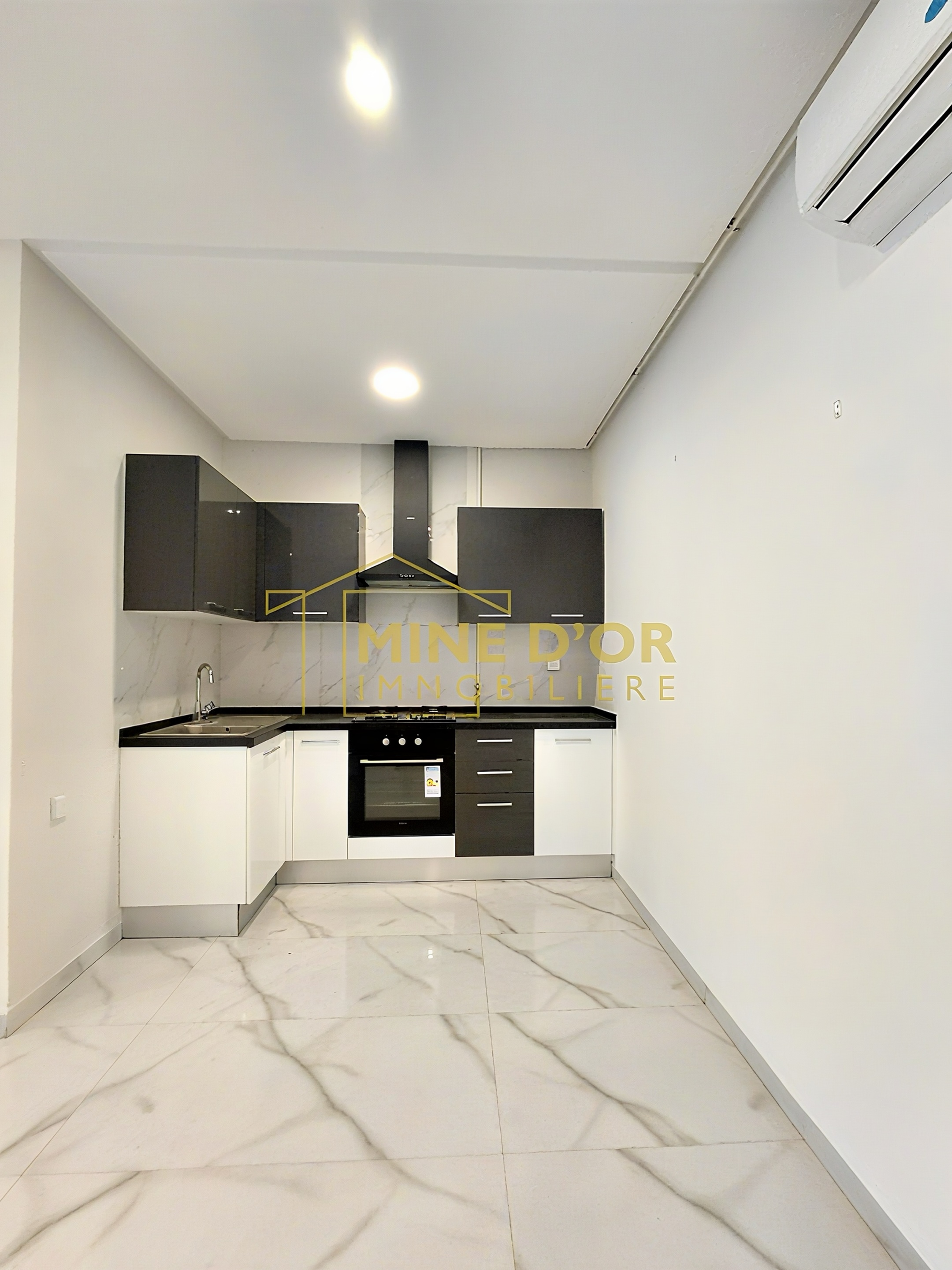 Ariana Ville Cite Ennasr 2 Location Appart. 2 pices S1 haut standing a ennaser 2 avec terrasse