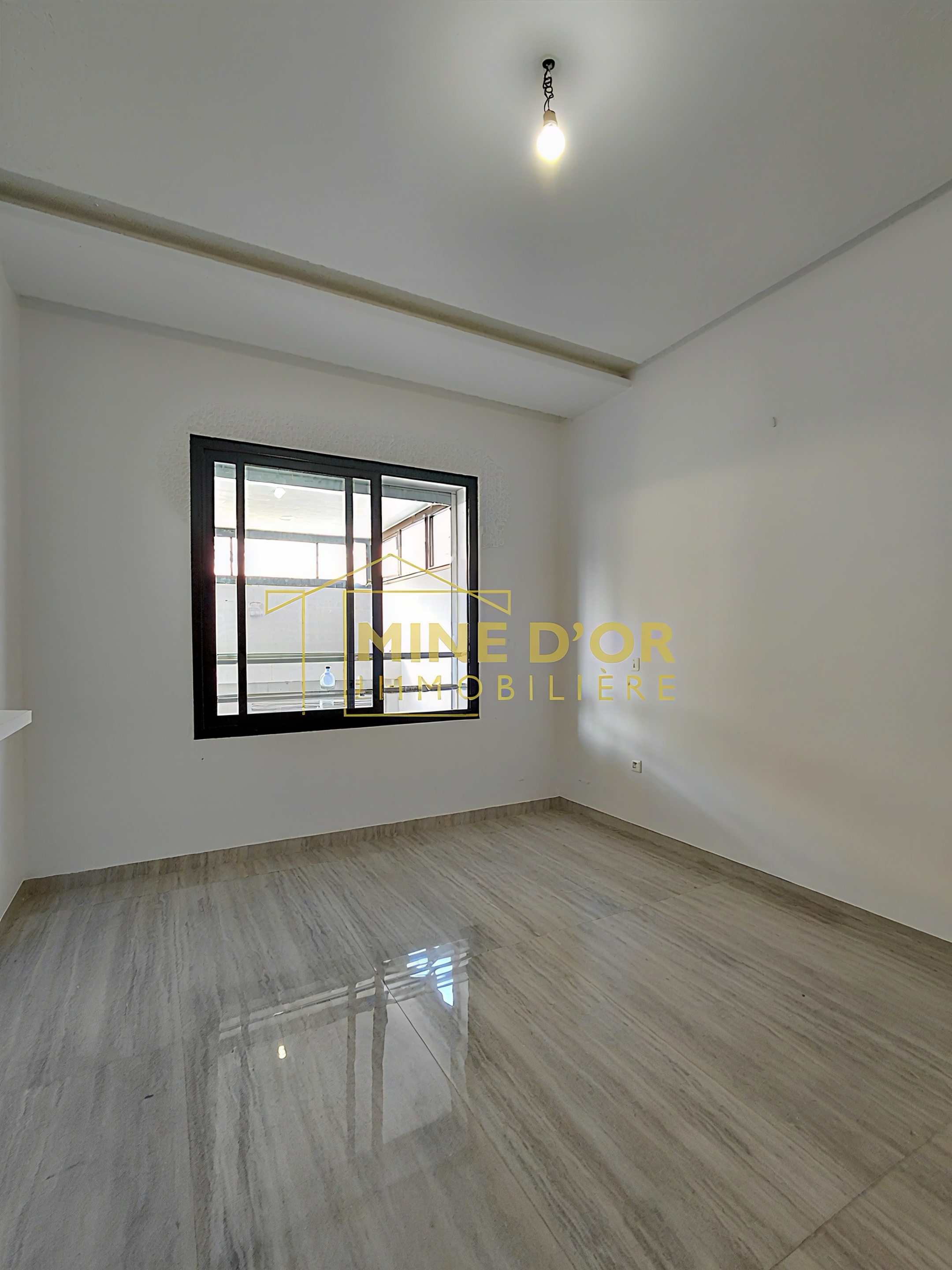 Ariana Ville Cite Ennasr 2 Location Appart. 2 pices S1 haut standing a ennaser 2 avec terrasse