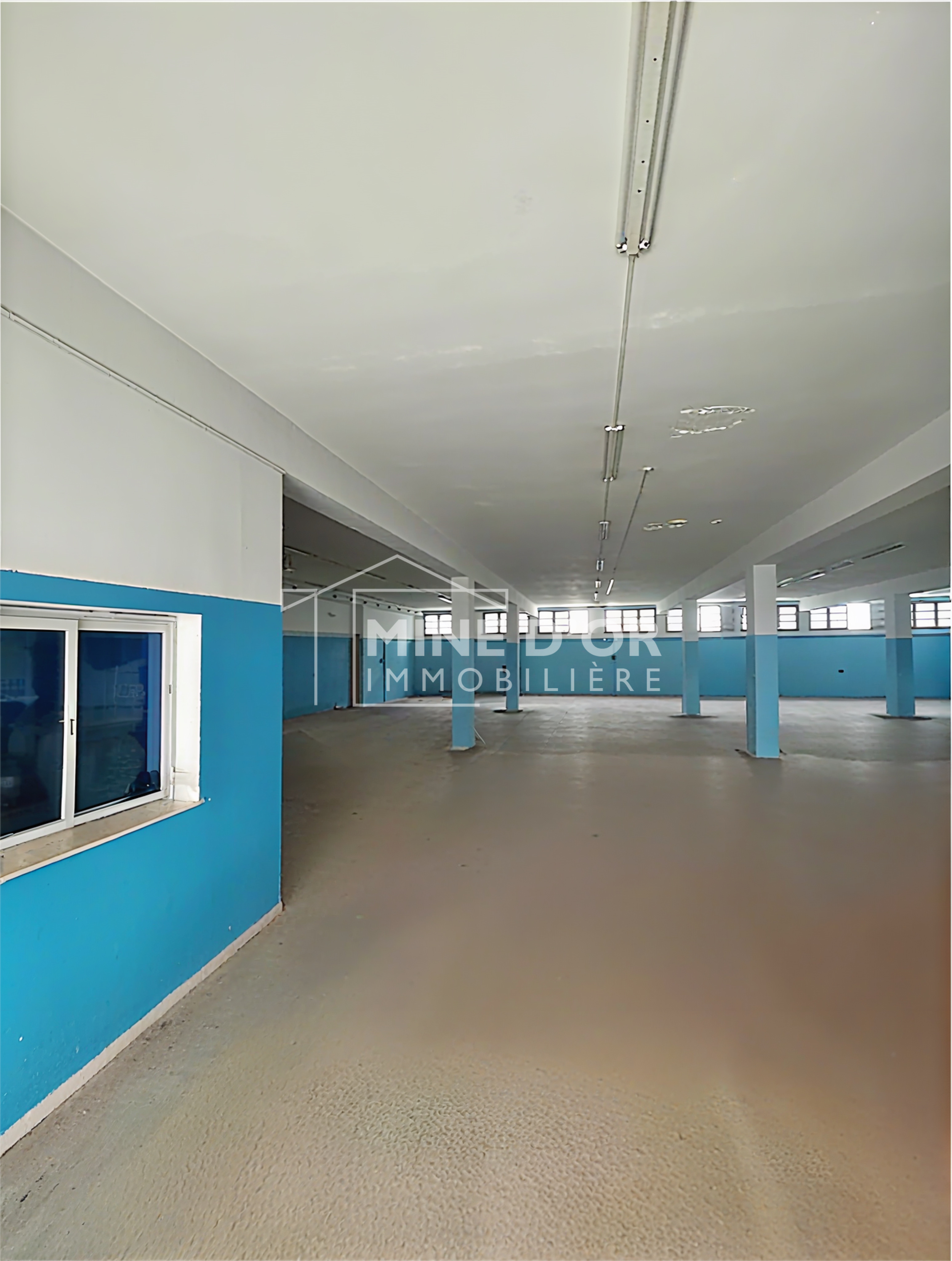La Soukra Charguia 2 Bureaux & Commerces Surfaces Depot de 680 m2 avec administration  charguia 2