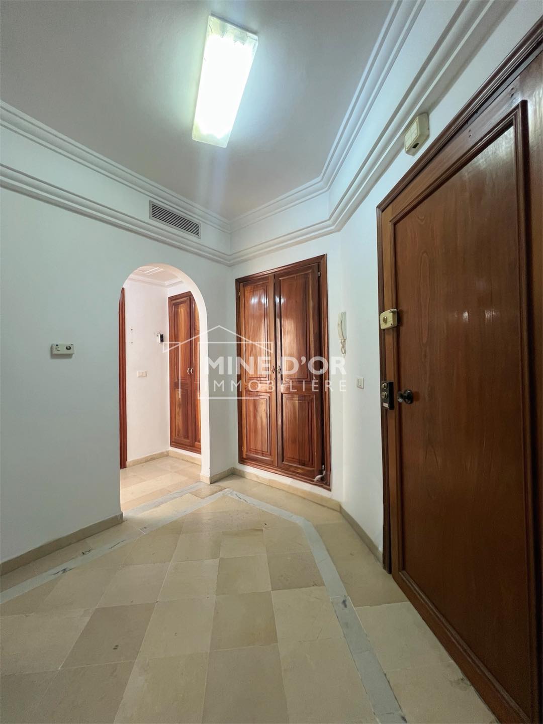 Bab Bhar Montplaisir Bureaux & Commerces Bureau Bureau h2 sur artre principale  monplaisir