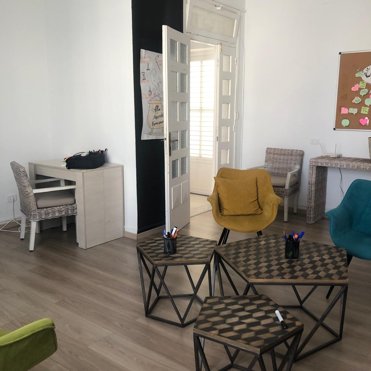 El Menzah Mutuelle Ville Location Appart. 5 pices+ Bureau a4  notre dame  mutuelleville