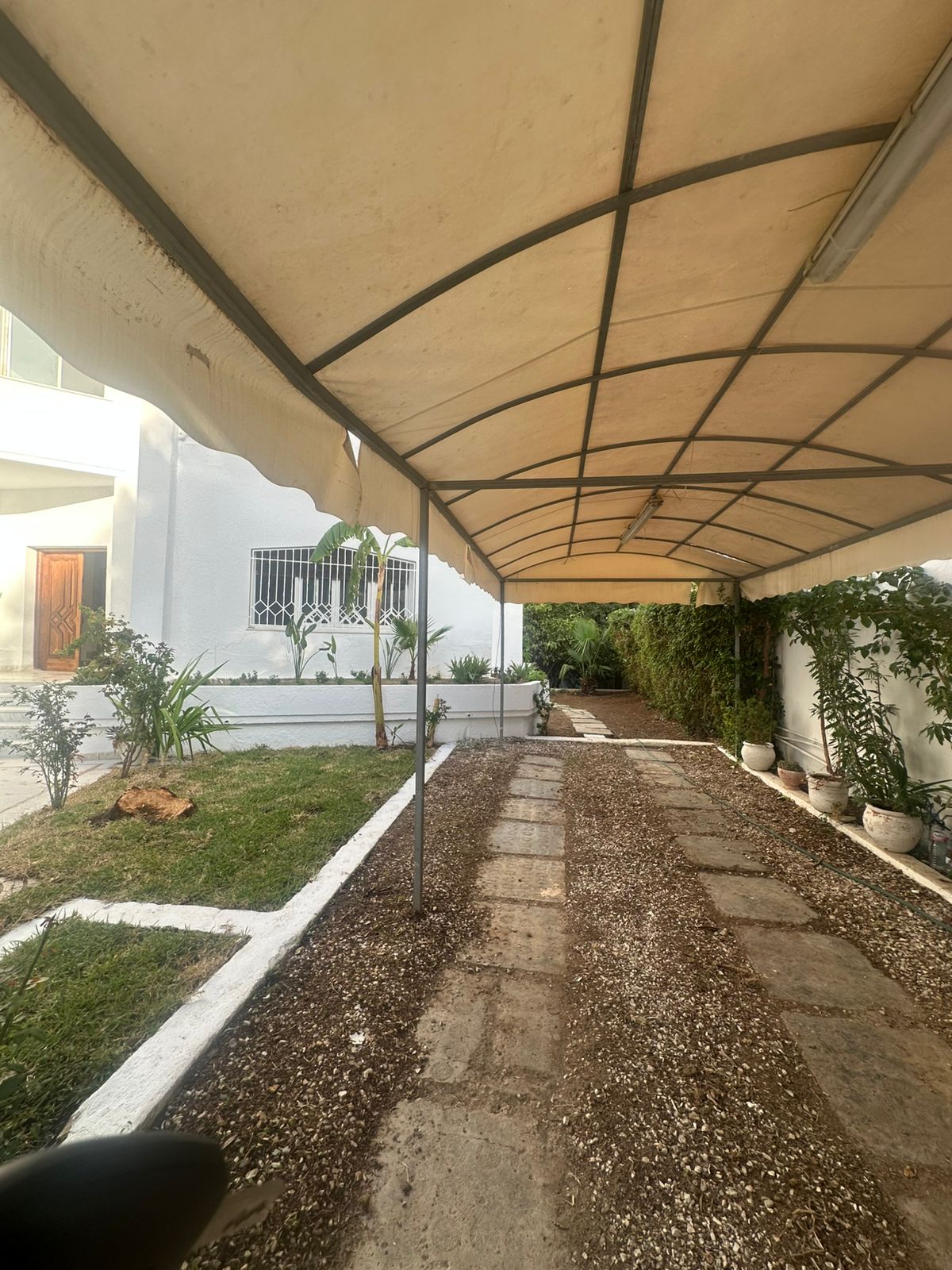 El Menzah El Menzah 9 Location Maisons Une villa de 3 niveaux usage habit  menzah 9