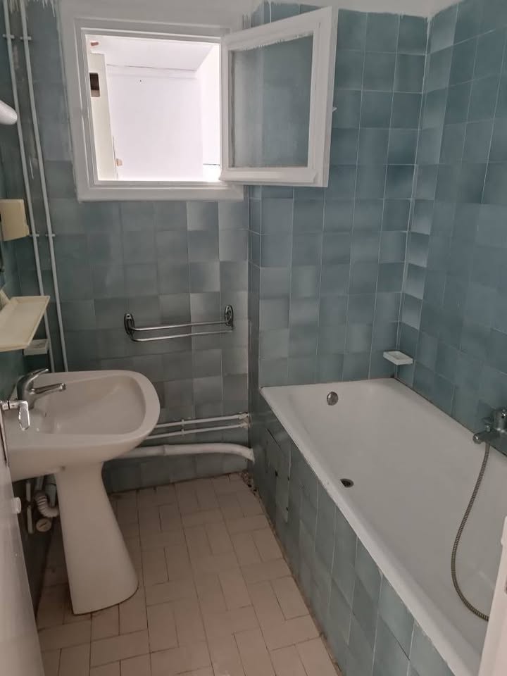 Ariana Ville El Menzah 7 Location Appart. 4 pices Un appartement en s3  menzah 7 grand hotel