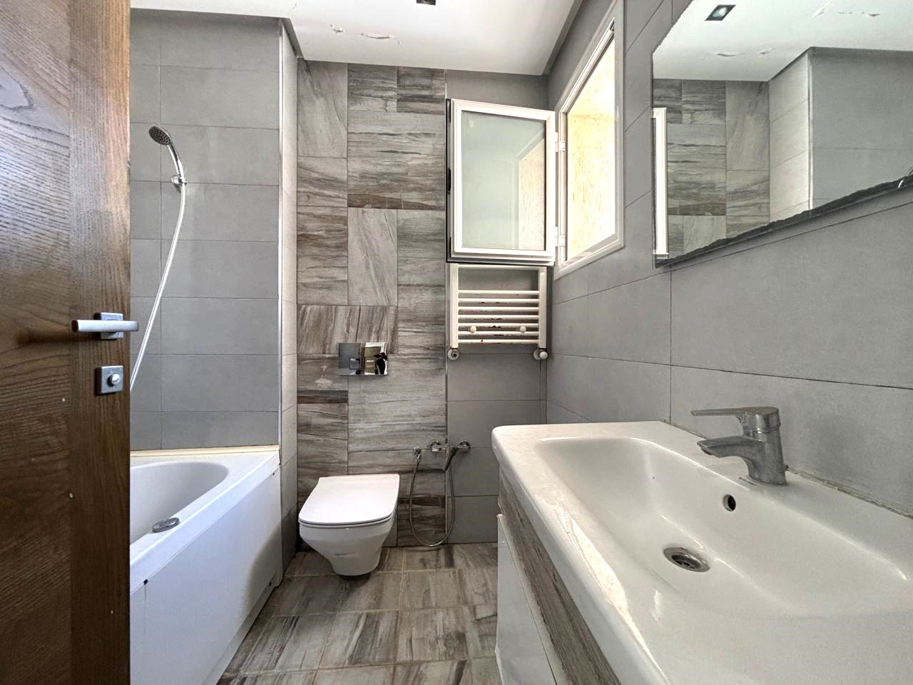 Ain Zaghouan Jardins de Carthage Location Appart. 4 pices Appartement s3 aux jardins de carthage