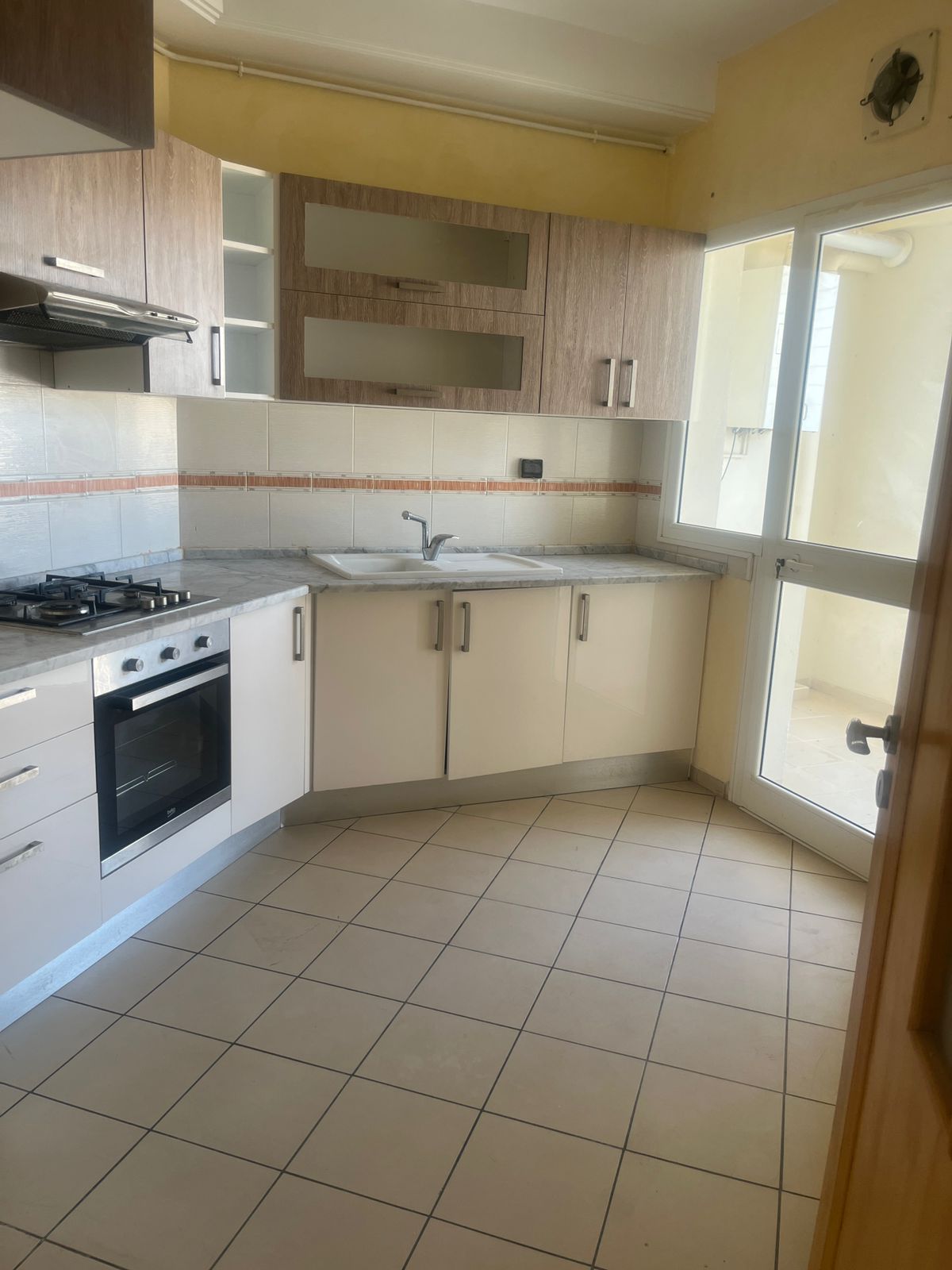 Ain Zaghouan Ain Zaghouan Location Appart. 3 pices Appartement s2 de 100m2  ain zaghouan nord