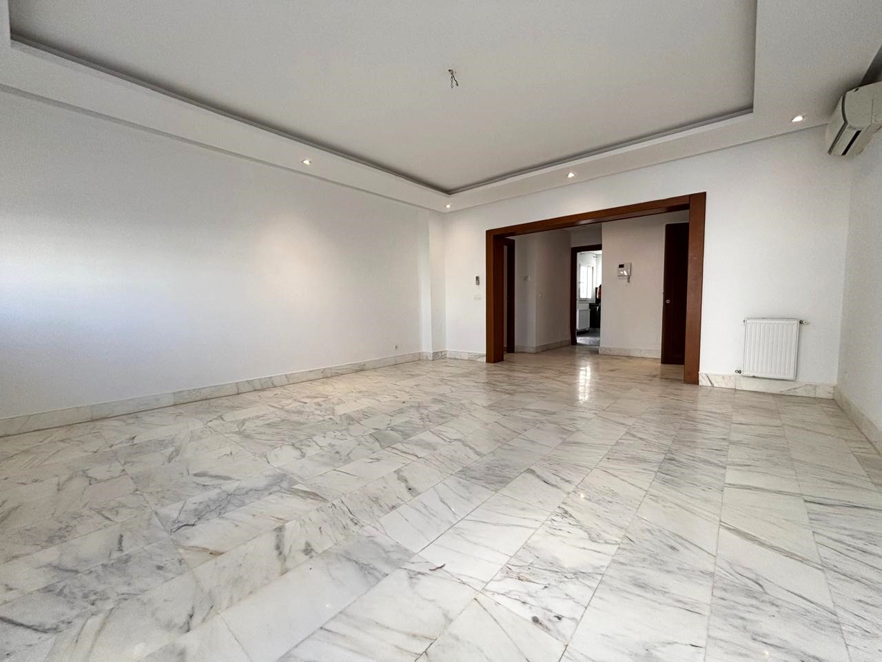 Ain Zaghouan Jardins de Carthage Location Appart. 4 pices Appartement s3 de 160m2 aux jardins de carthage