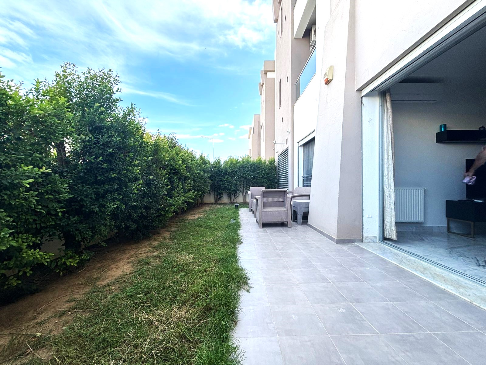 La Soukra Chotrana 1 Location Appart. 2 pices S1 meubl avec jardin  chotrana 1