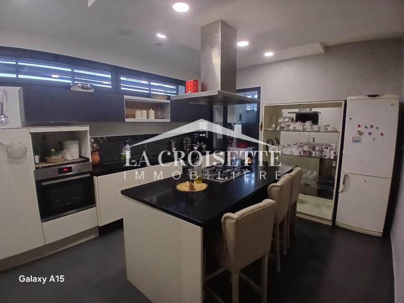 La Soukra La Soukra Location Appart. 5 pices+ Triplex s4 avec jardin  la soukra mtrl0091