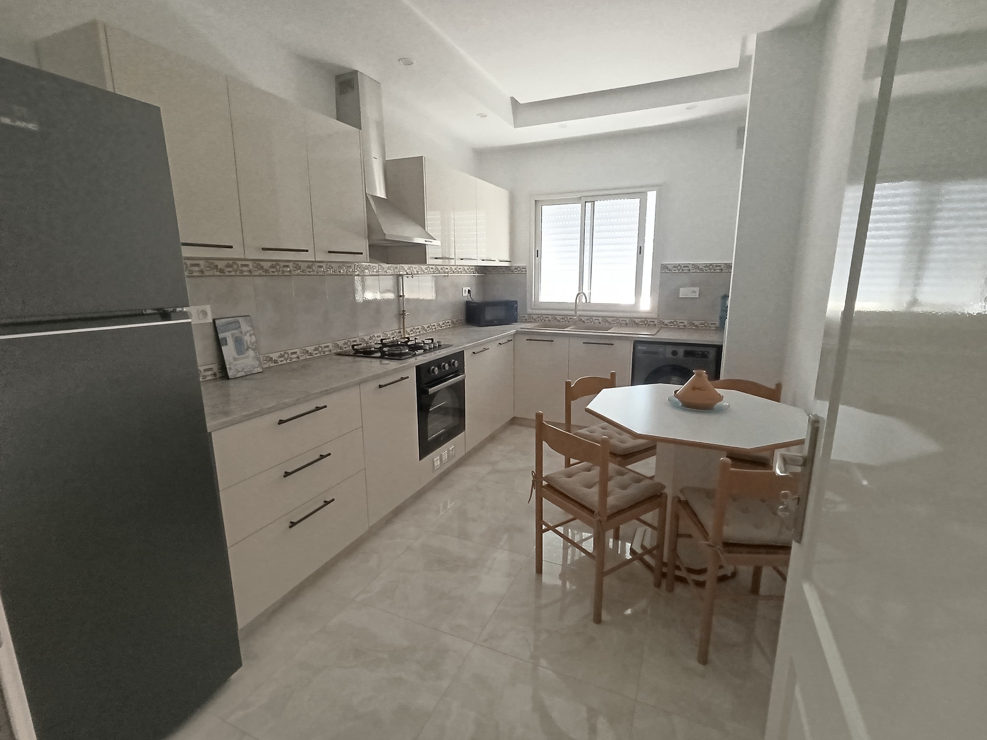 Hammamet Zone Hoteliere Location Appart. 3 pices Apparemment haut standing