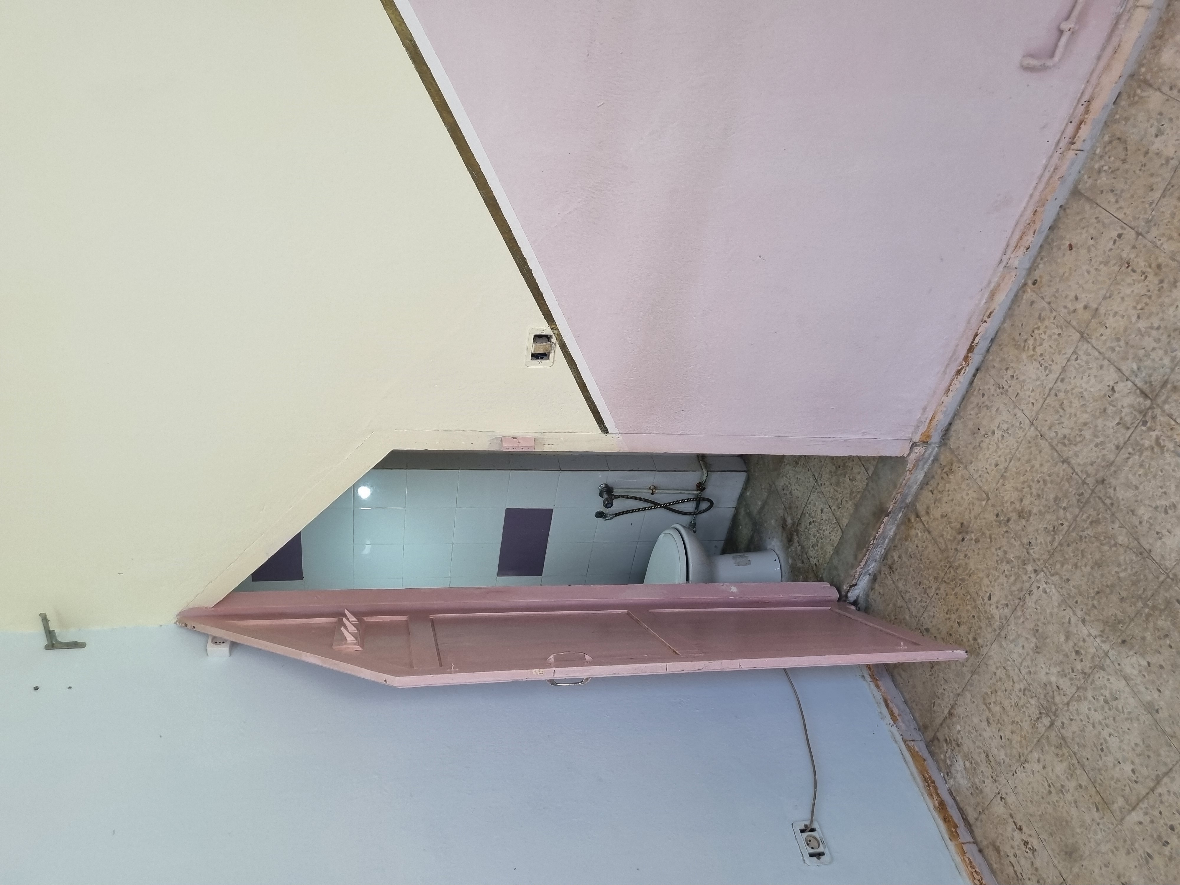 Bab Souika Bab El Khadra Location Appart. 1 pice Morjania bab el khadra tout prs de l'arrt de bus