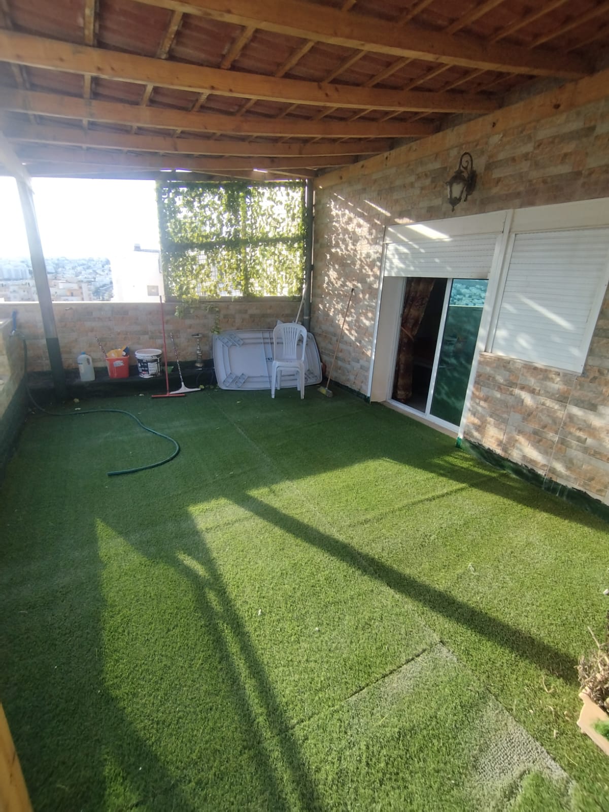 Ariana Ville Cite Ennasr 2 Location Appart. 2 pices S1 meubl avec une grande terrasse