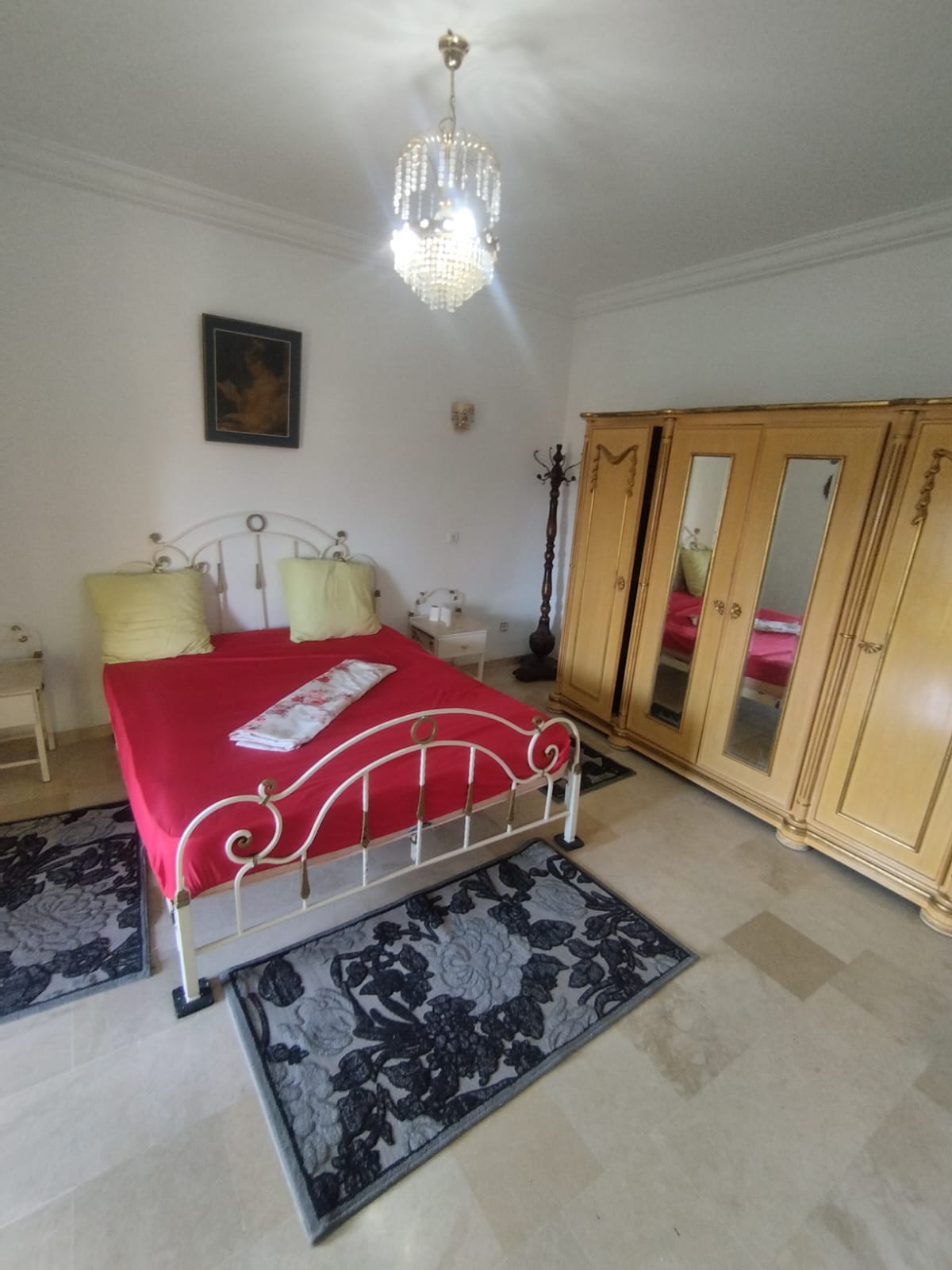 Ariana Ville Cite Ennasr 2 Location Appart. 2 pices S1 meubl avec une grande terrasse