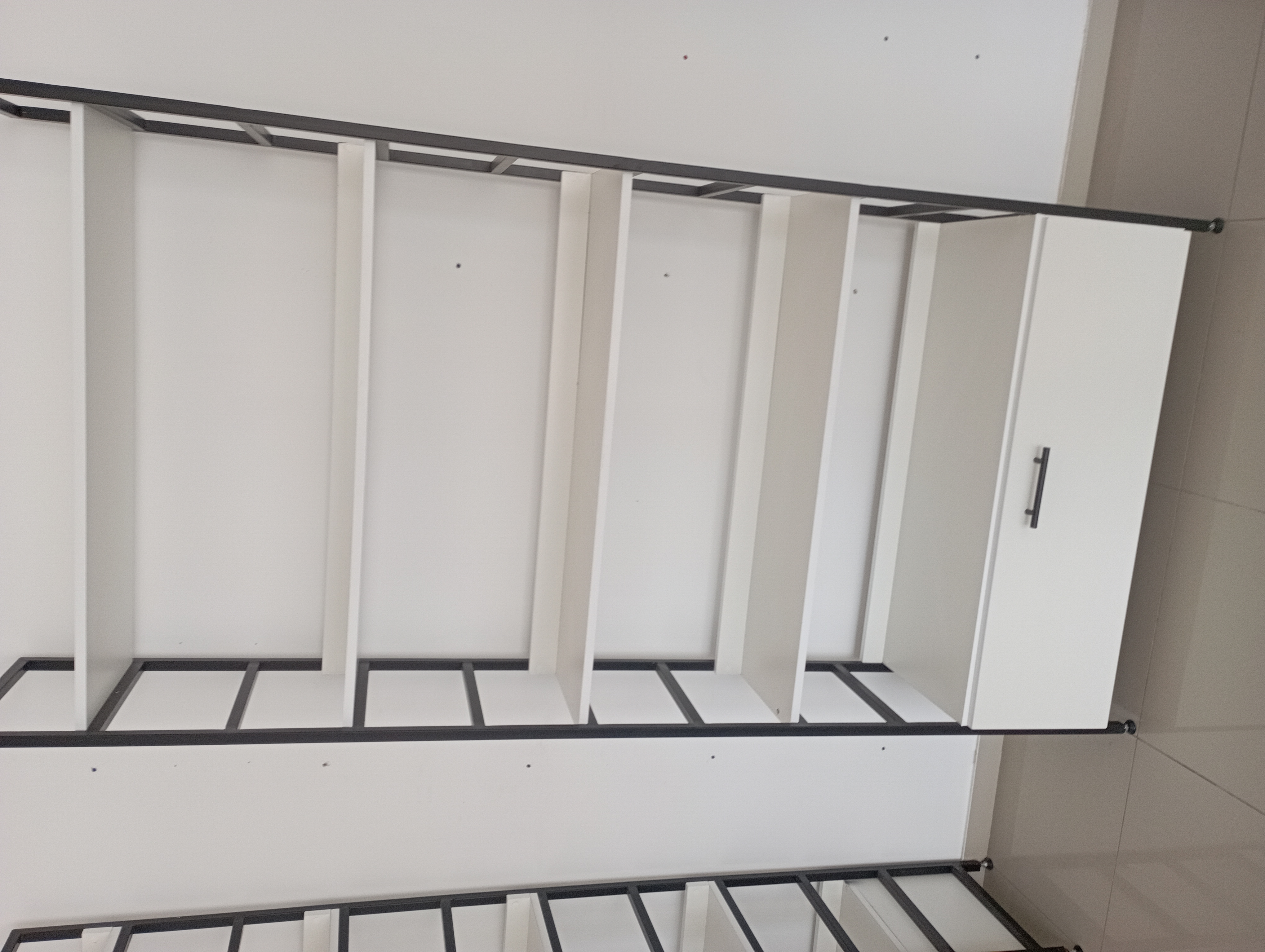 Mnihla Jardins d'el Menzah Meubles de bureau Rangements De Bureau tagres pour boutique