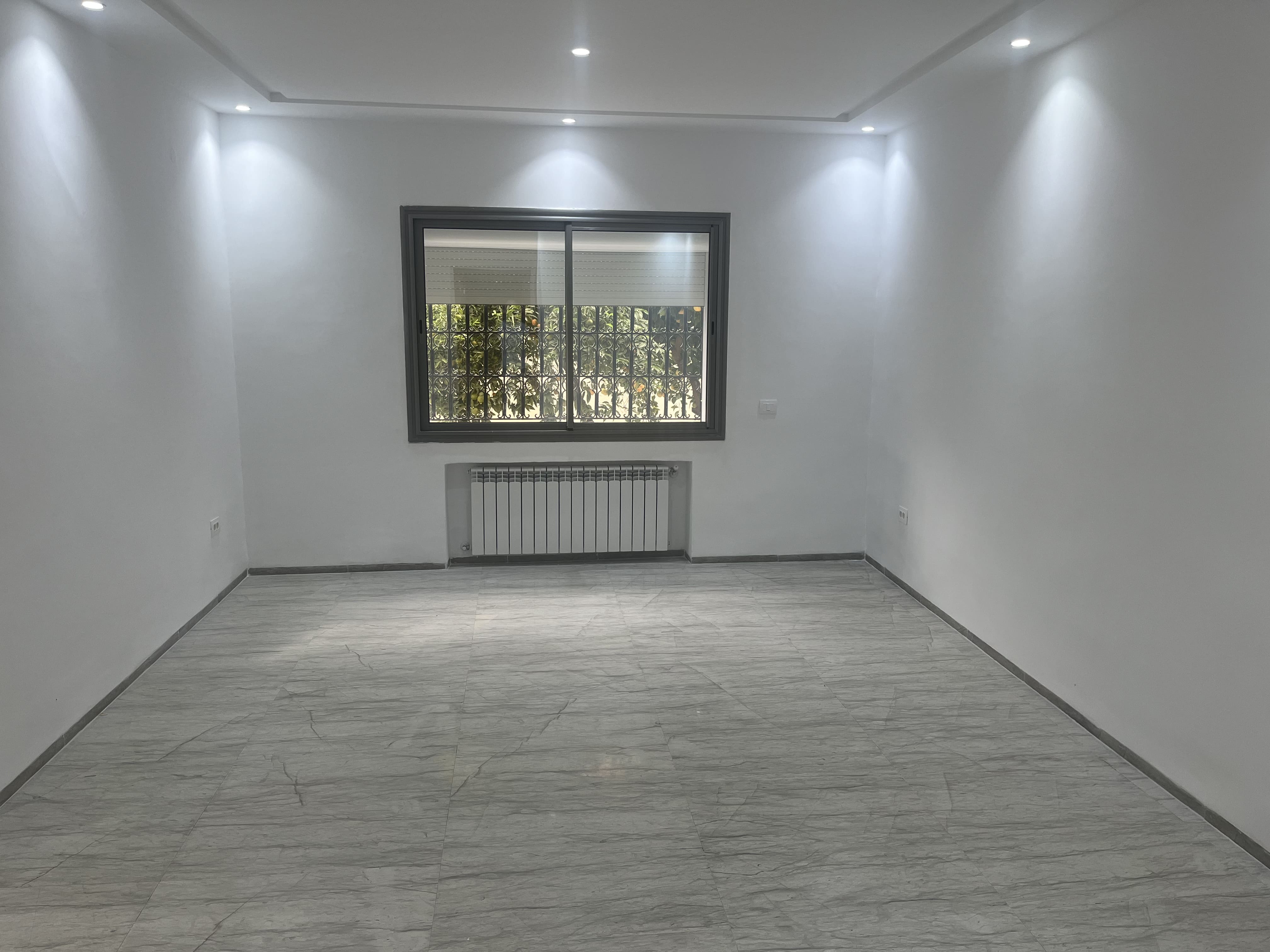 Ariana Ville El Menzah 5 Location Maisons Rdc s3 avec jardin a menzah 5 bureautique