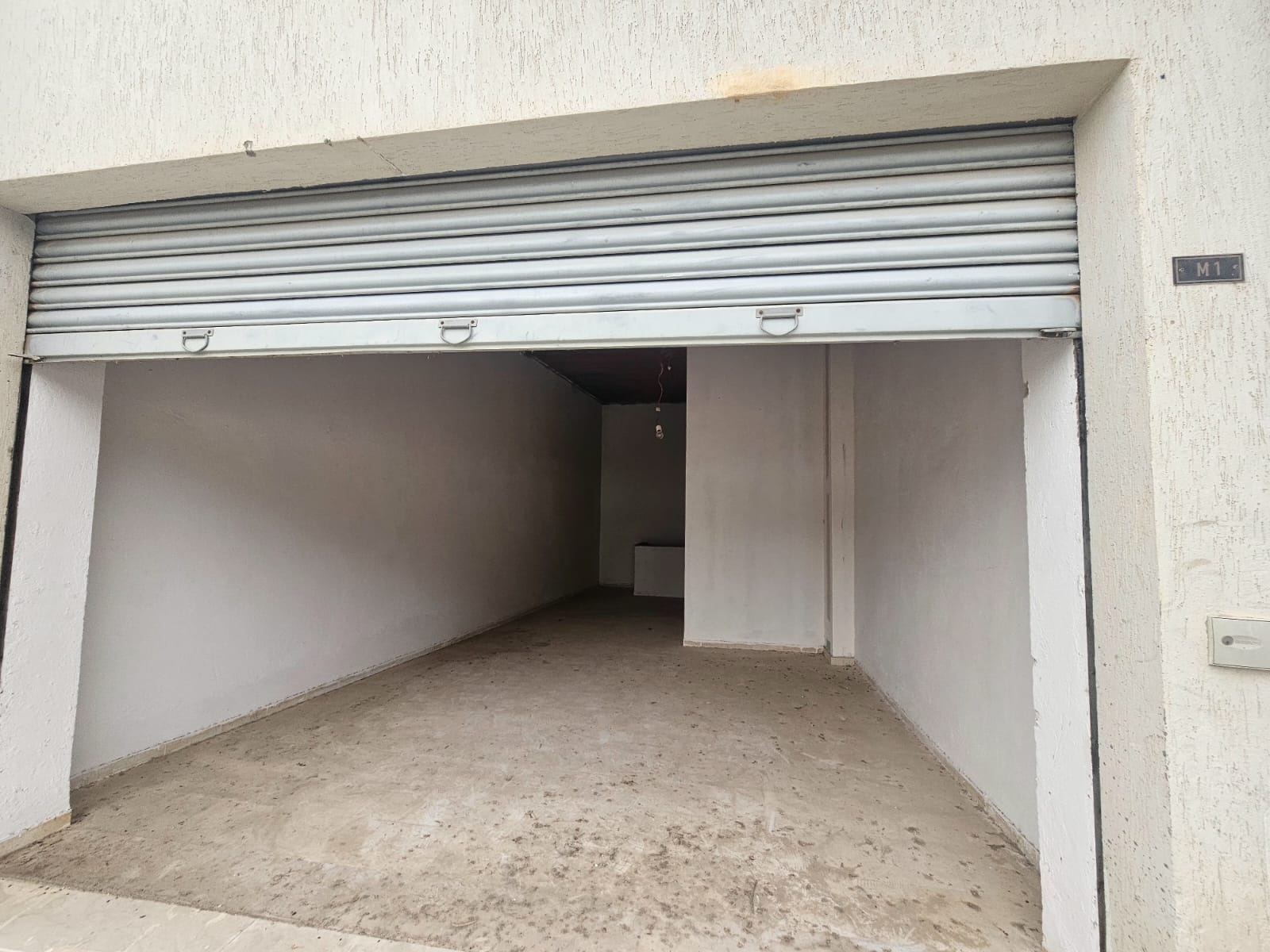 La Soukra Chotrana 2 Bureaux & Commerces Autre Un local commercial  chotrana 2