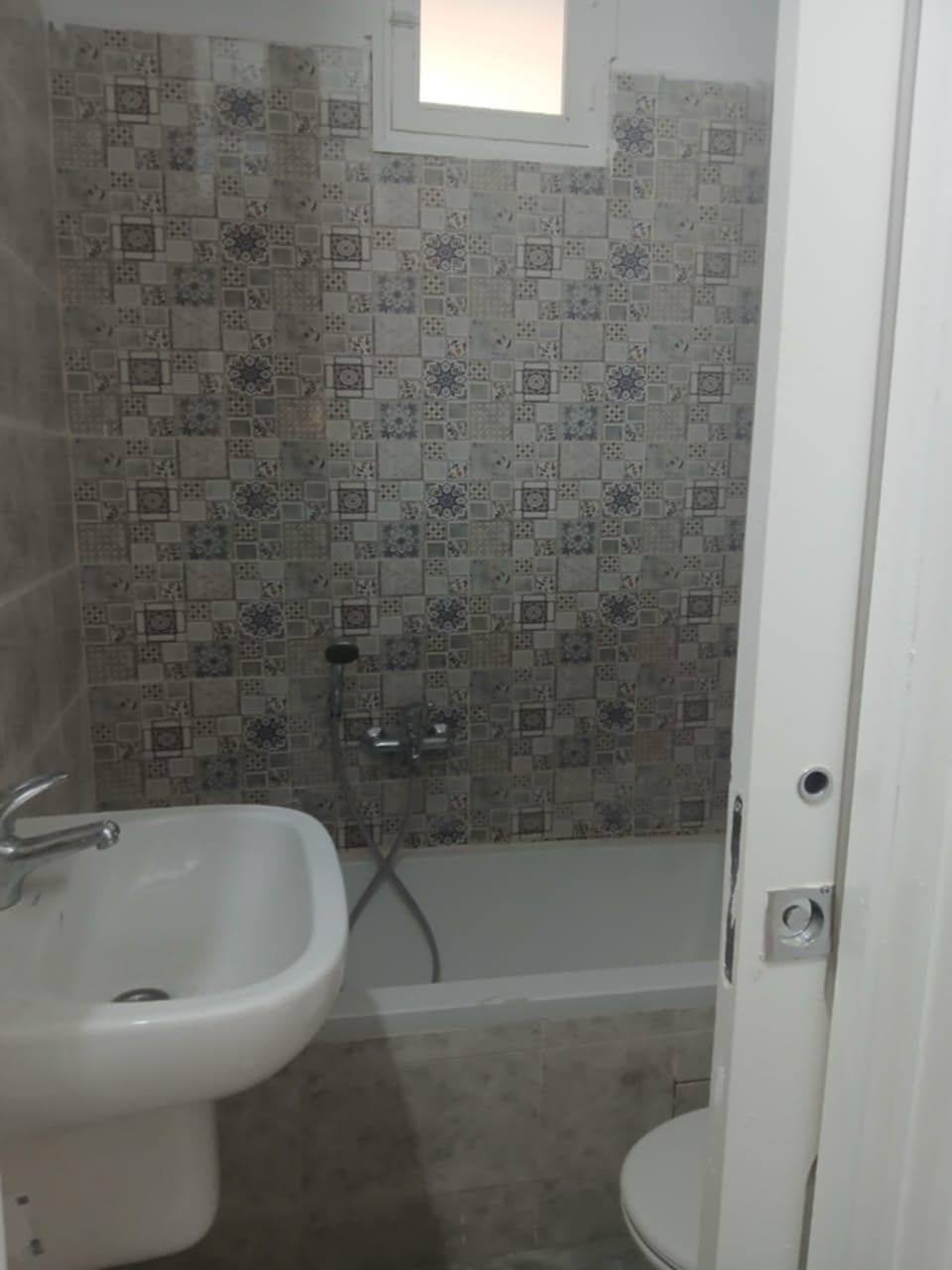 Bab Bhar Bab Bhar Location Appart. 5 pices+ Appartement s5 au centre ville