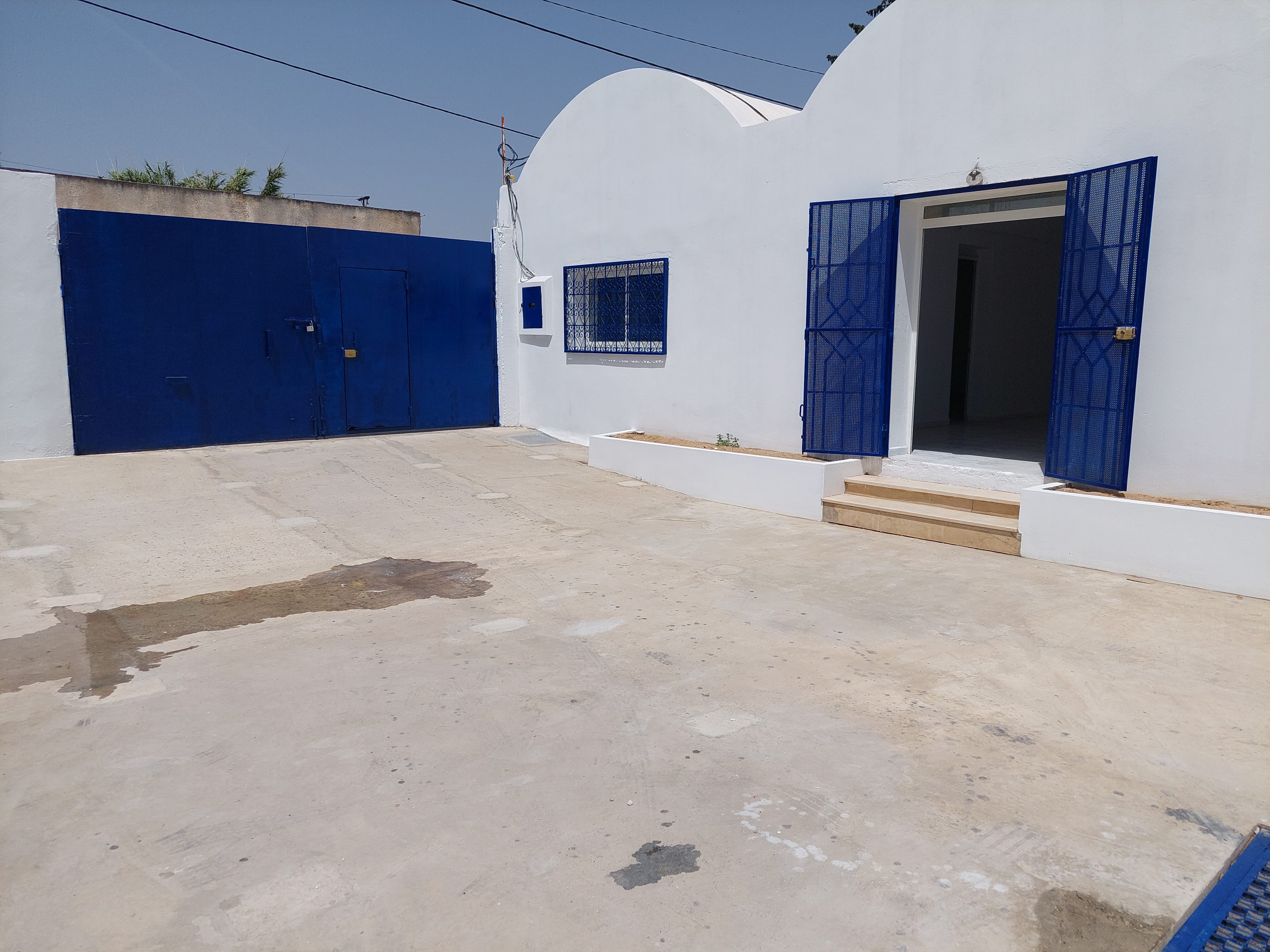 La Soukra Village Essahli Location Autre Local  usage entrept  showroom et bureaux