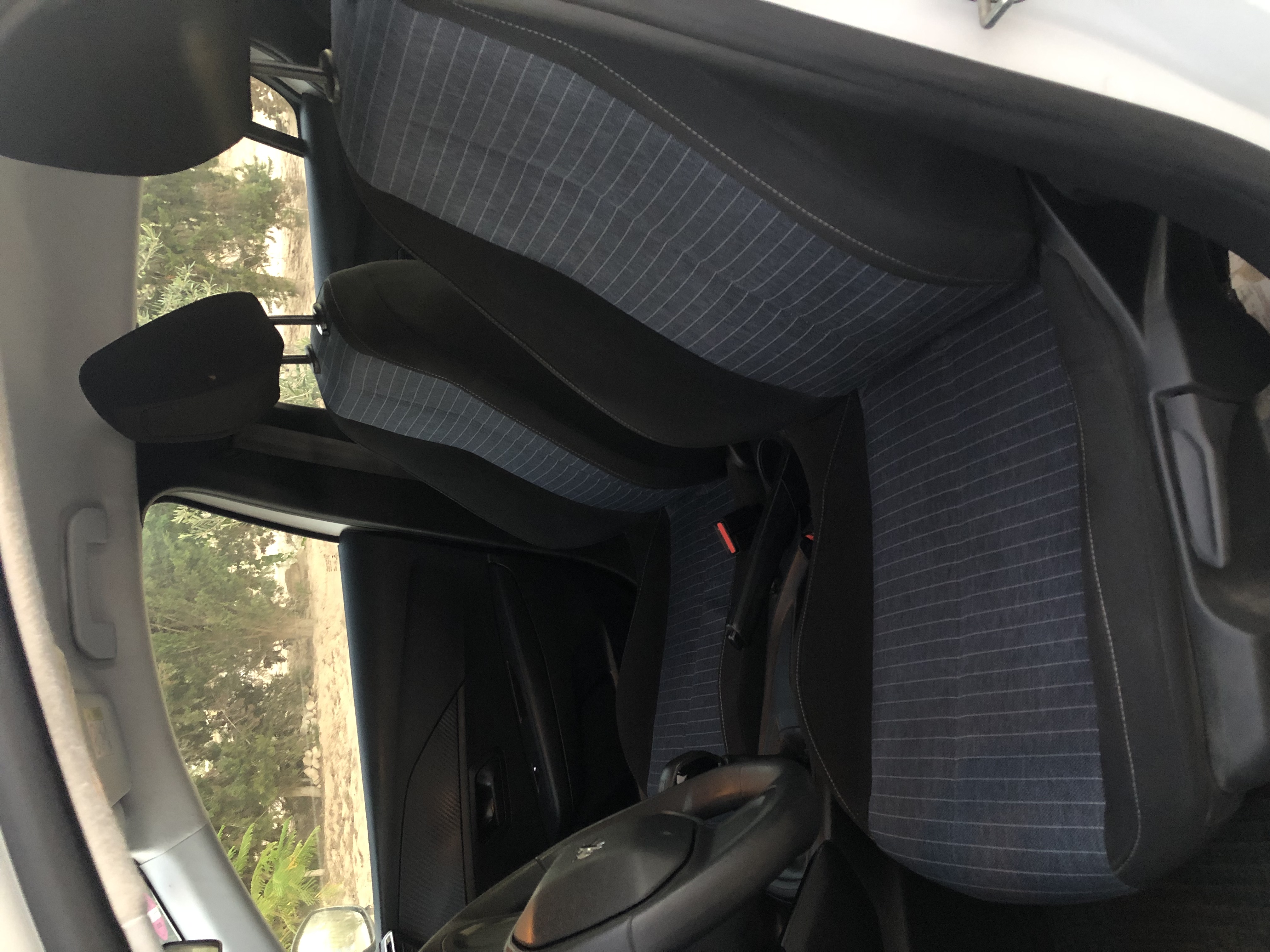 Djerba - Houmet Essouk Ghizen Peugeot 208 Bonne opportunit
