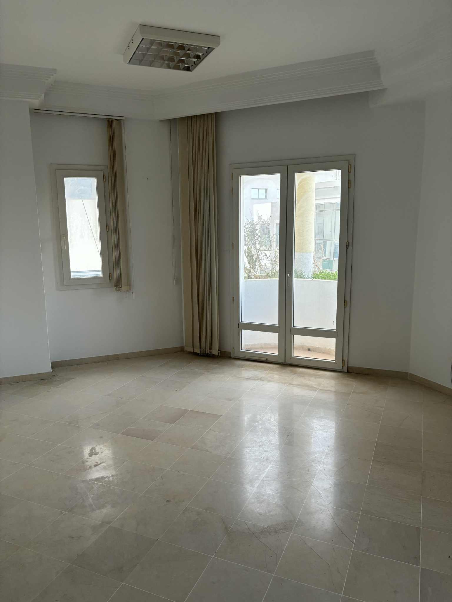 La Marsa Berge Du Lac Bureaux & Commerces Bureau Bureau h4 de 180 m2 au lac 1