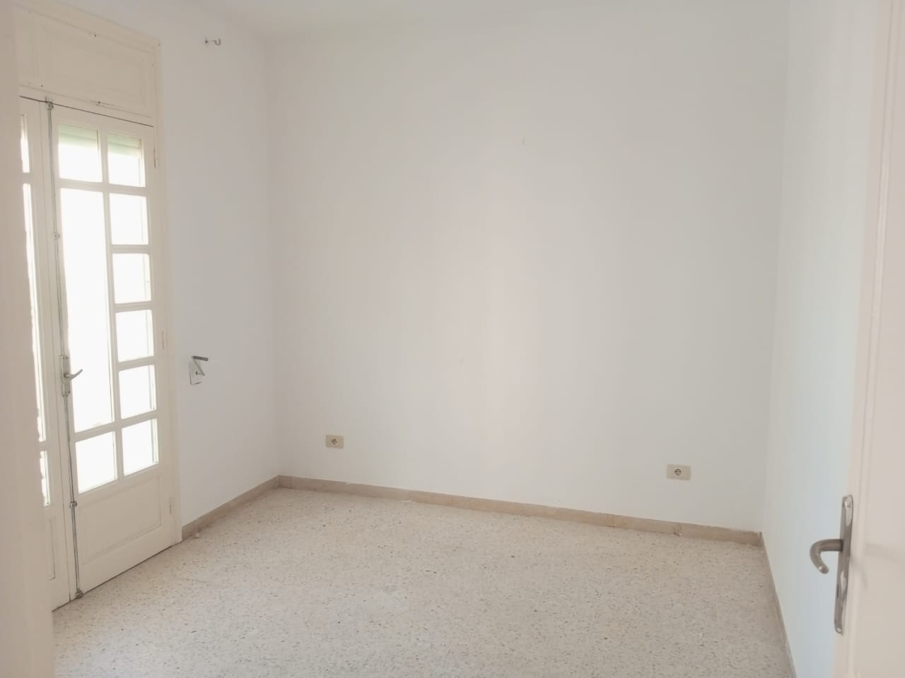 Ariana Ville Cite Ennasr 2 Location Appart. 1 pice Appartement s plus 1