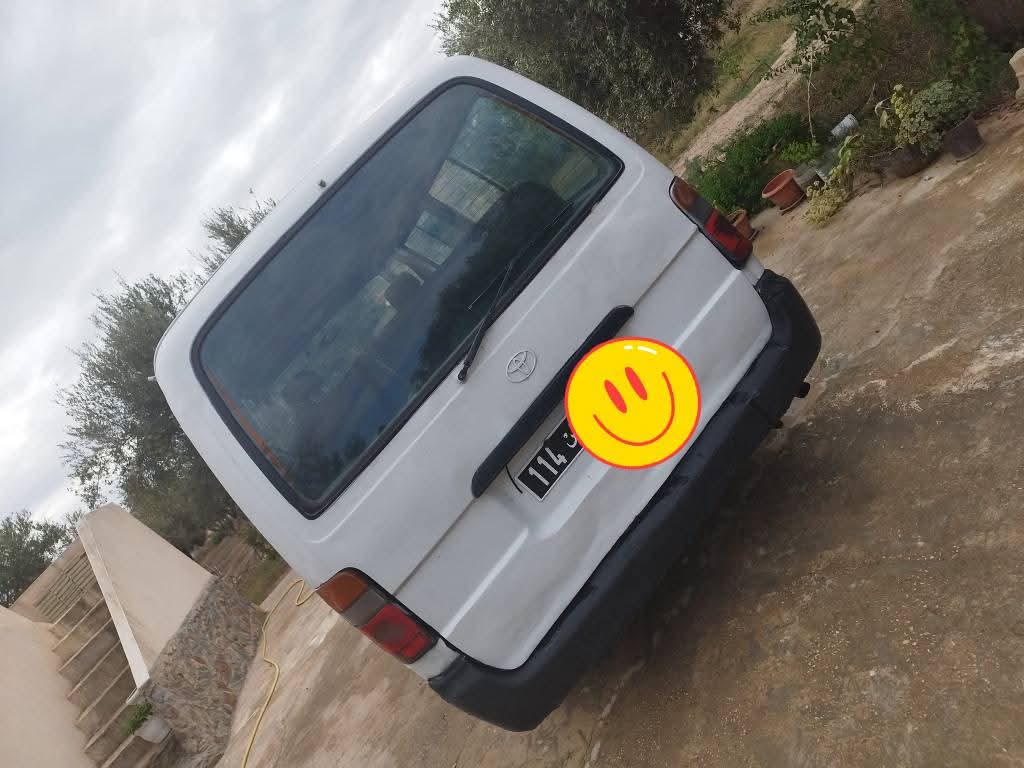 Jendouba Souk Essebt Toyota Hi.Ace Toyota hiaca
