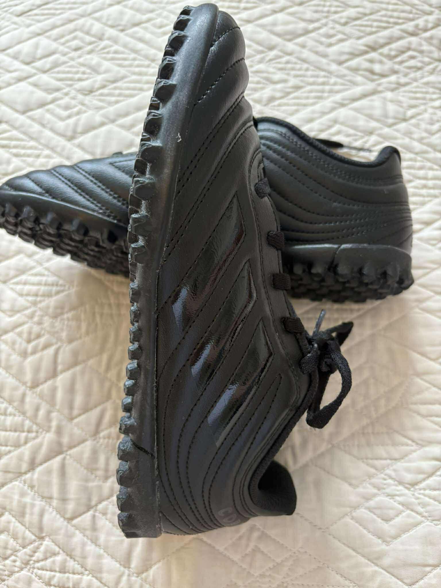 El Menzah El Manar 2 Autre Autre Chaussures de foot adidas garon
