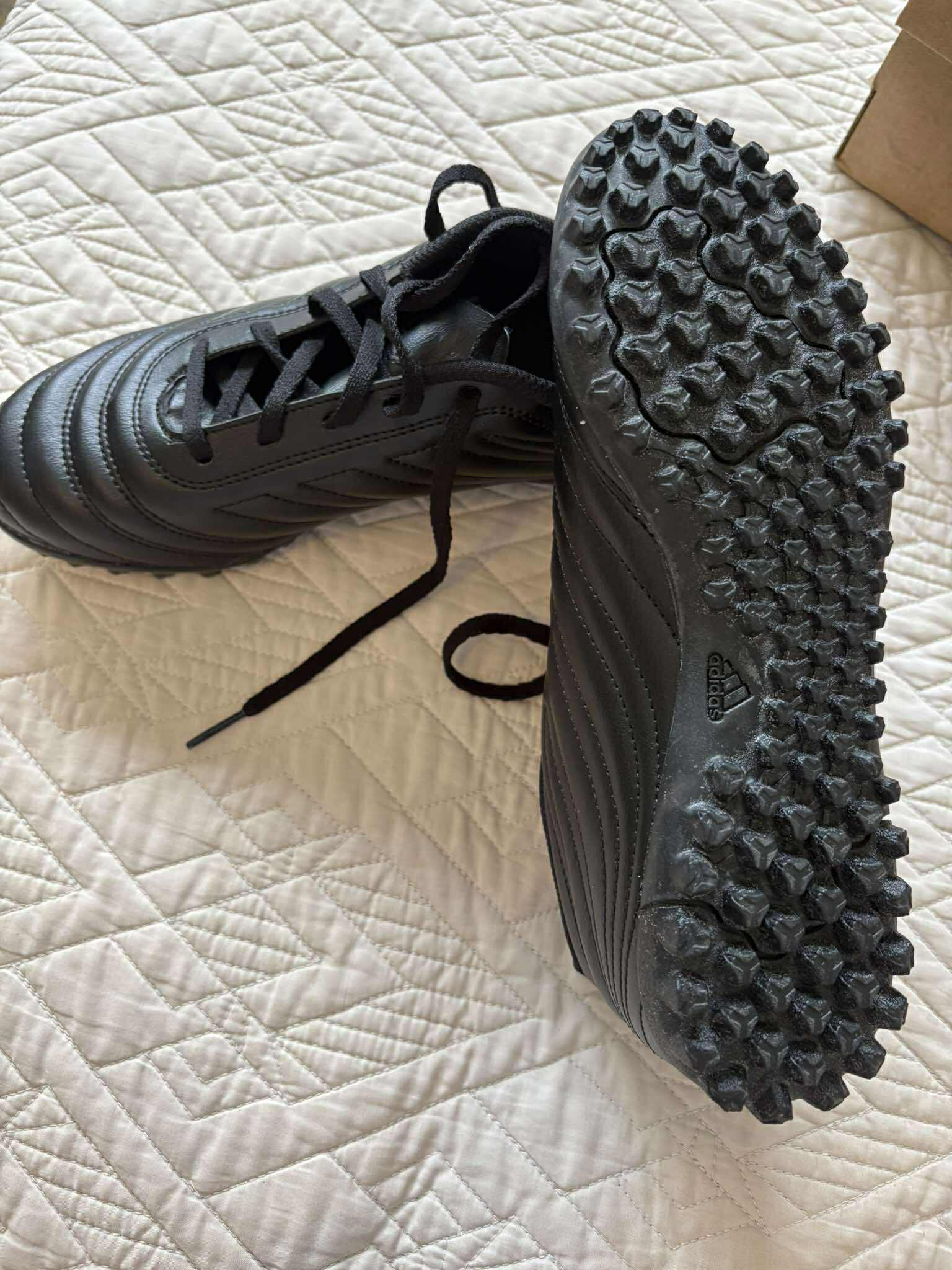 El Menzah El Manar 2 Autre Autre Chaussures de foot adidas garon