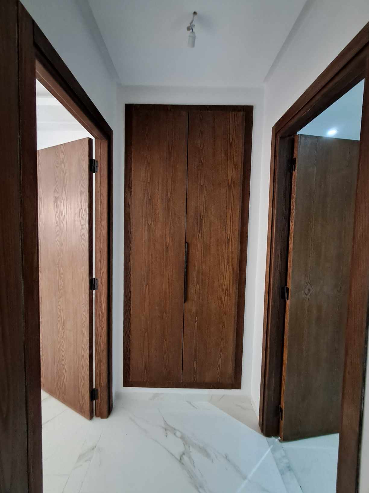 La Marsa El Aouina Location Appart. 2 pices Appartement   s plus 1  cit wahat