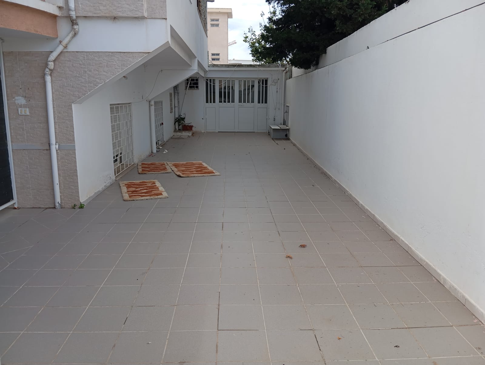 La Marsa El Aouina Location Appart. 1 pice Bureau  jardins de l'aouina