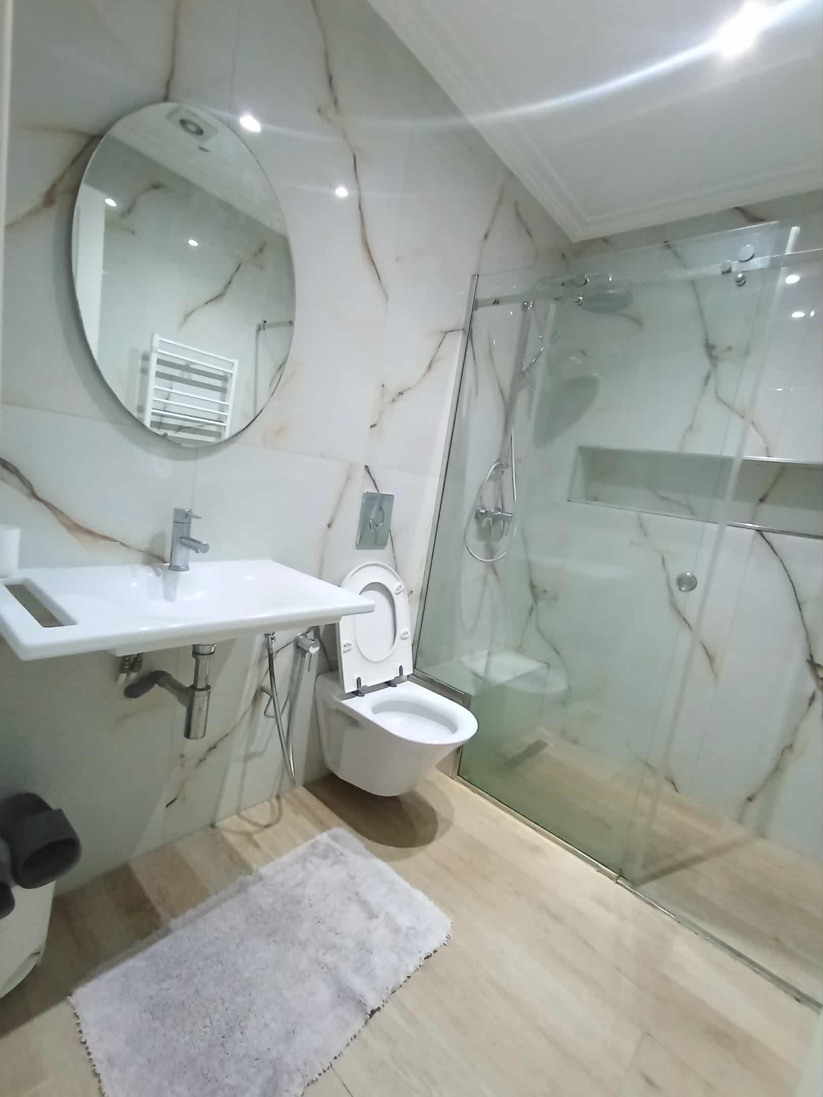 La Marsa El Aouina Location Appart. 2 pices Apprt splus 1 meubl   lwahat