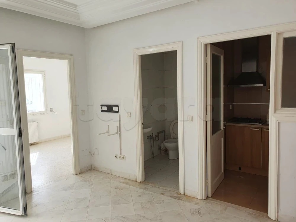 La Marsa El Aouina Location Appart. 2 pices Appartement s1 au rdc  lwahat