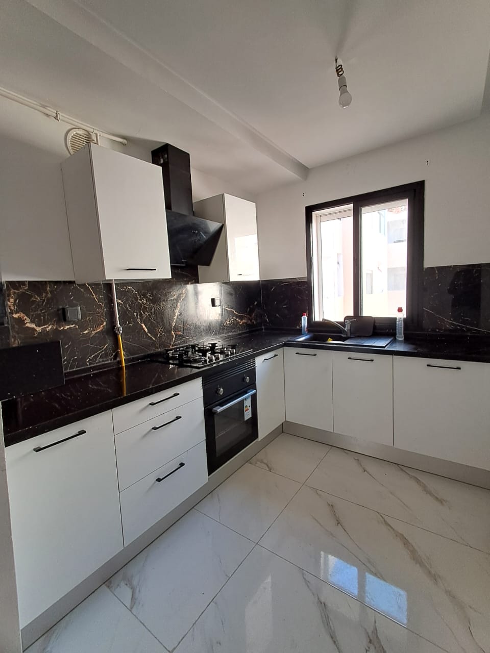 La Marsa El Aouina Location Appart. 2 pices Apprt s1 a citee el wahat