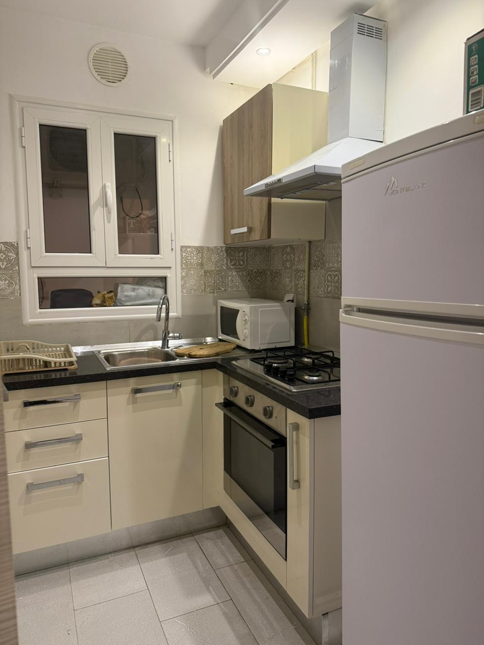 La Marsa El Aouina Location Appart. 2 pices Apprt splus 1 vide avec jardins