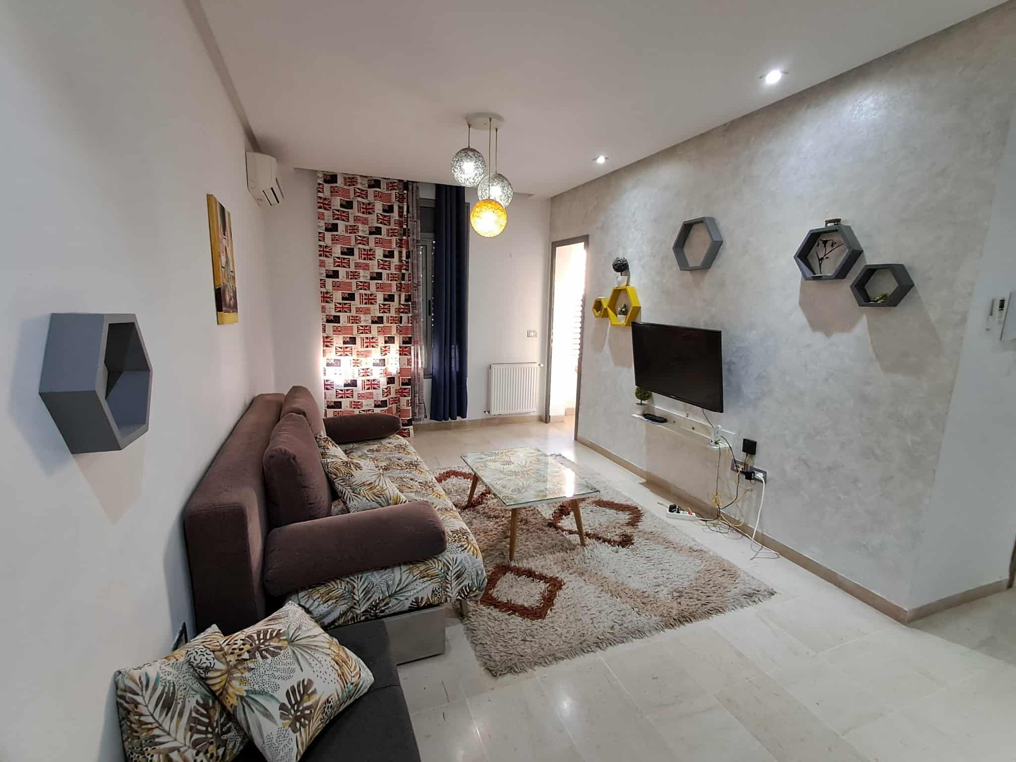 La Marsa El Aouina Location Appart. 2 pices Apprt splus  meubl  lwahat