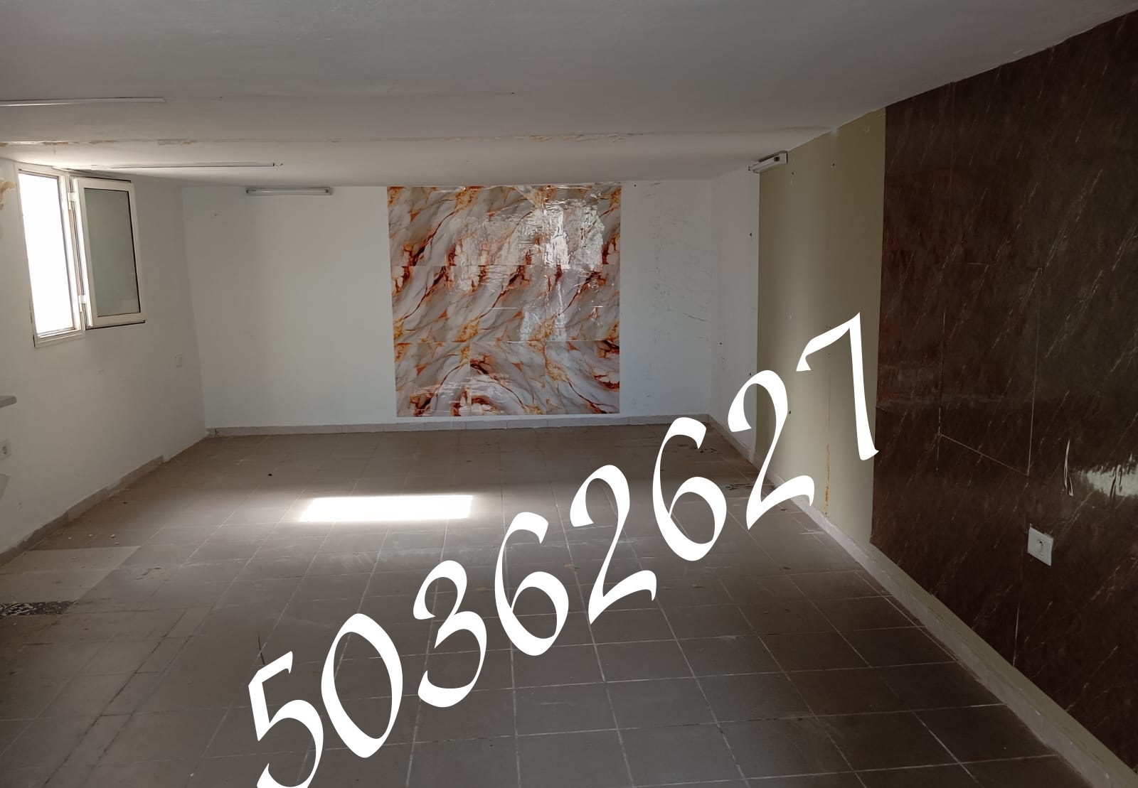 La Marsa El Aouina Location Appart. 1 pice Un bureau usage commercial  jardins el aouina