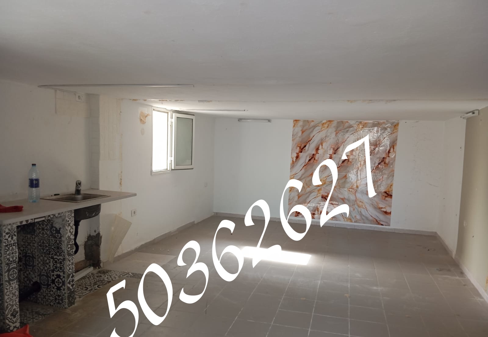 La Marsa El Aouina Location Appart. 1 pice Un bureau usage commercial  jardins el aouina