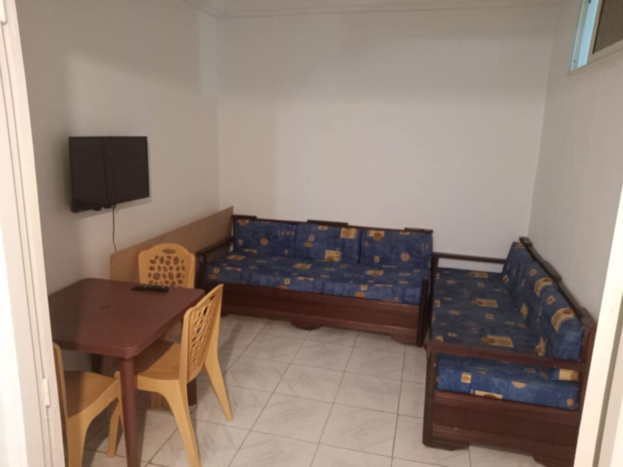 Ariana Ville El Menzah 6 Location Appart. 3 pices S plus 2 meubl a el manzah 6 wb3960