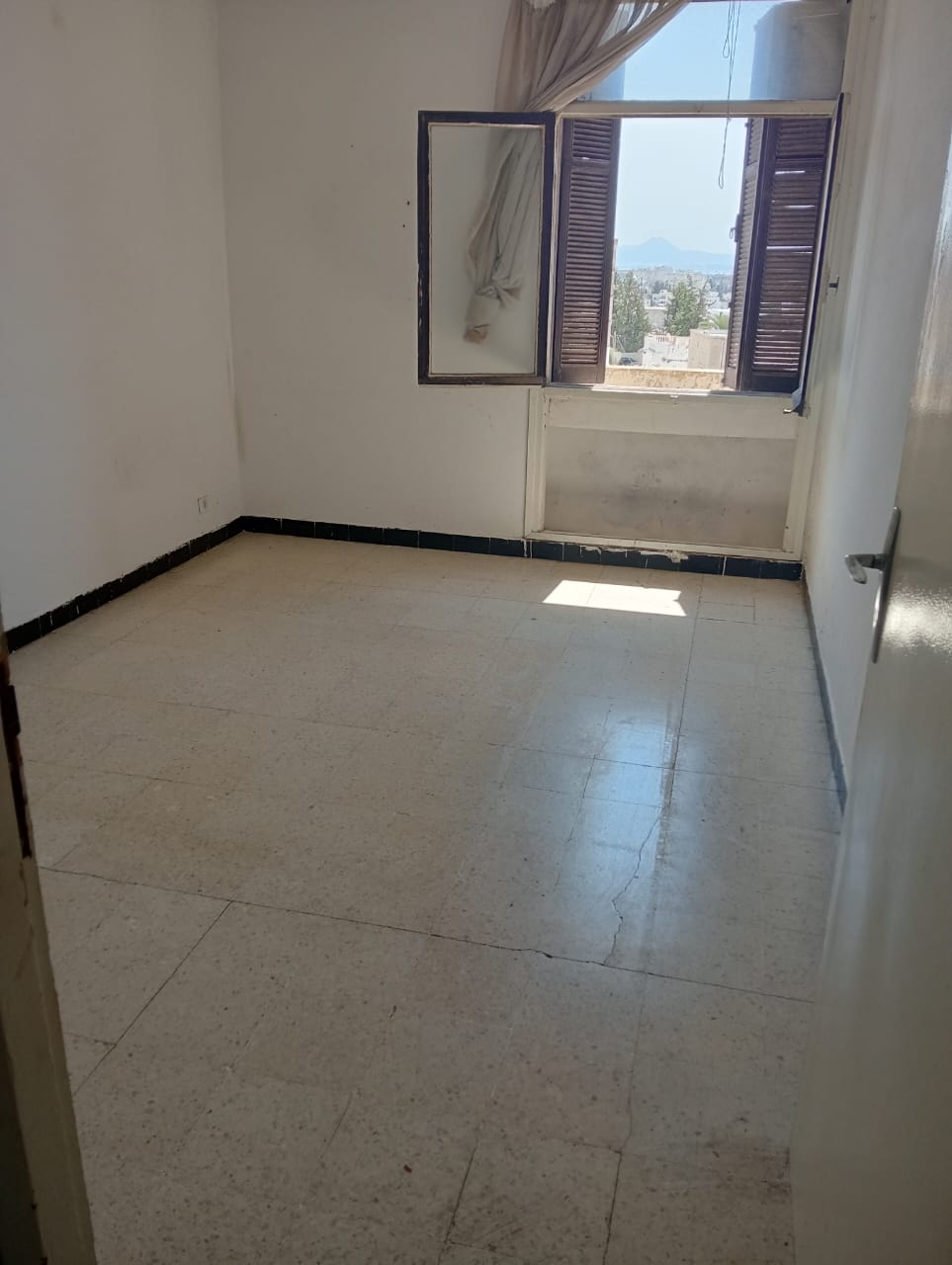 Ariana Ville Ariana Location Appart. 4 pices S plus 3 a la cit mileha wb4337