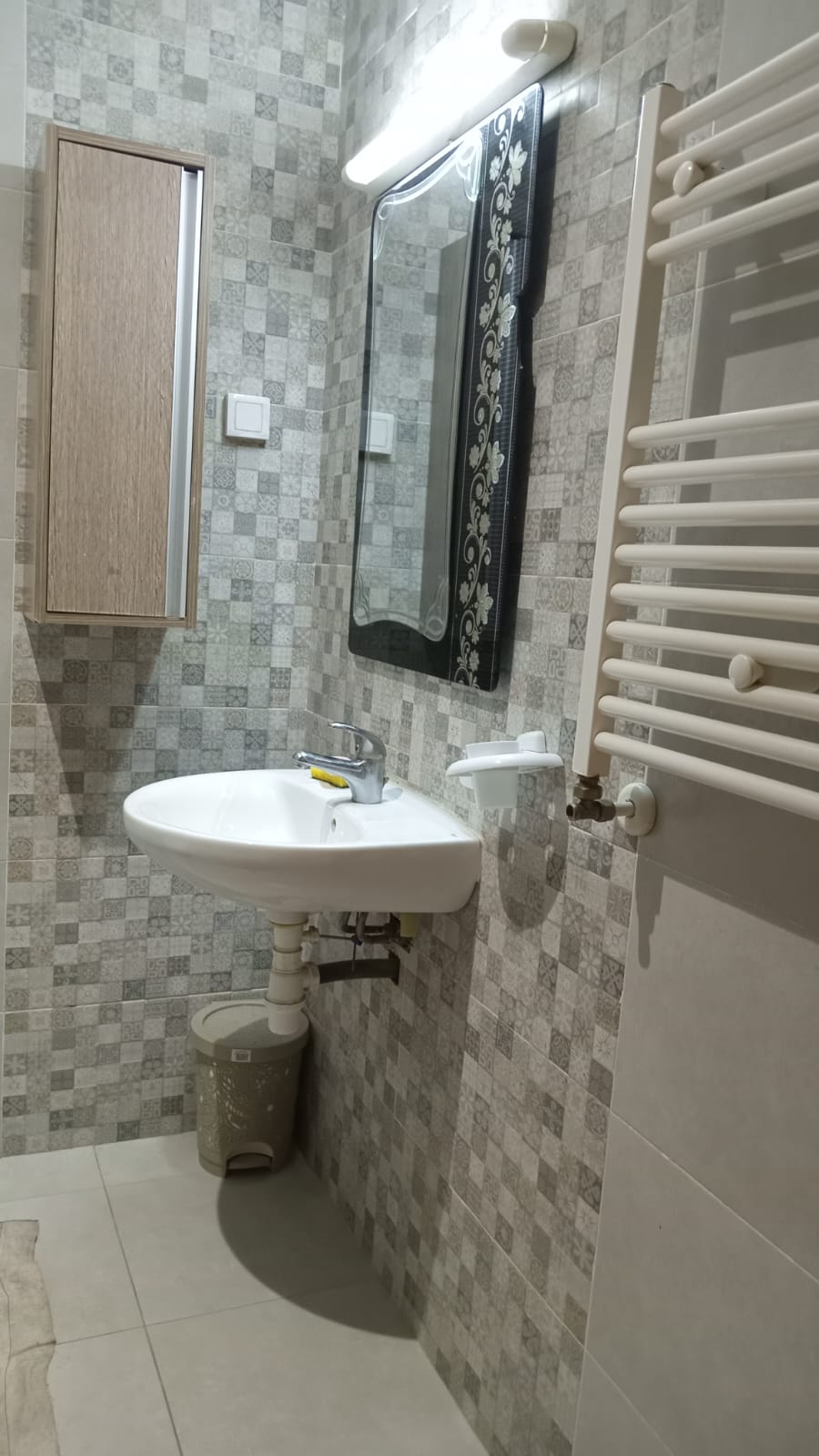 Ain Zaghouan Ain Zaghouan Location Appart. 2 pices S plus un meubl  l'aouina