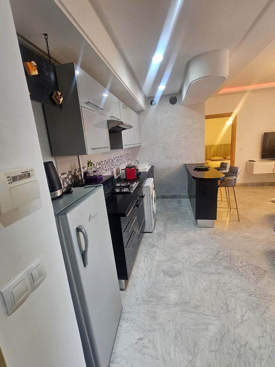 Ain Zaghouan Jardins de Carthage Location Appart. 2 pices S plus un richement meubl aux jardins de carthage